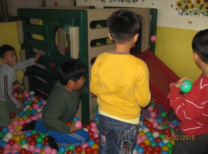 104年2月6日大老師幼兒園小志工屏東榮家關懷服務