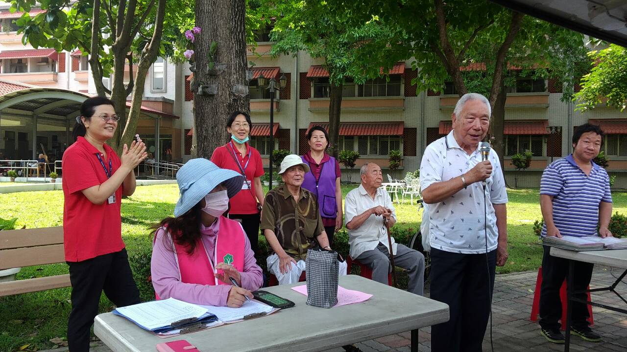 105年5月13日社會局文康休閒車卡拉OK歡唱