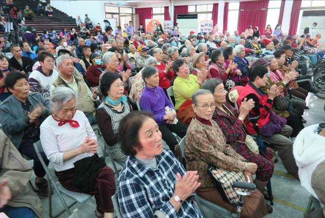 105年03月4日曉水珠心靈之旅~藝人蒞屏東榮家關懷演出