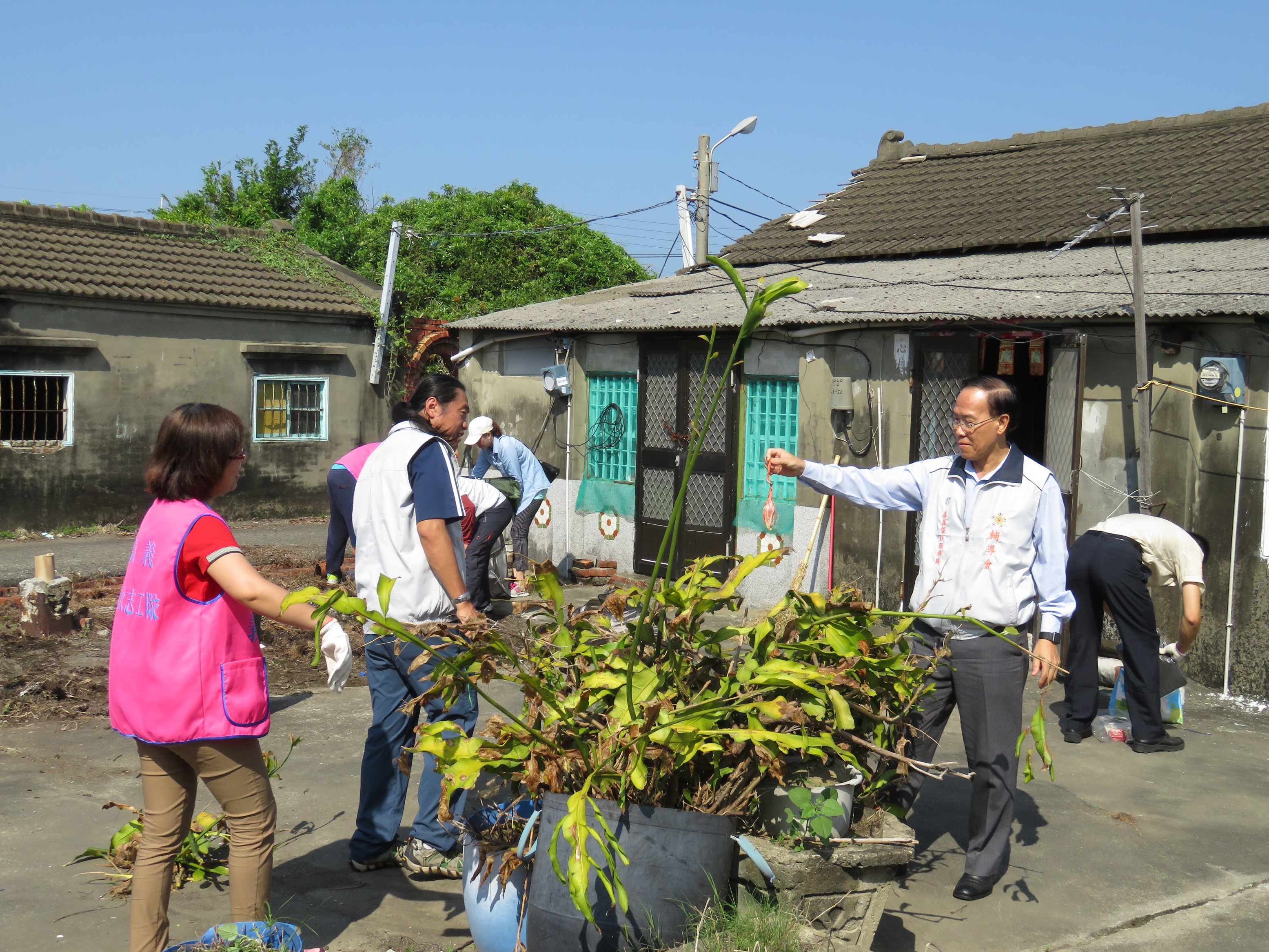 105年10月27日協助8旬獨居榮民居家清掃送餐