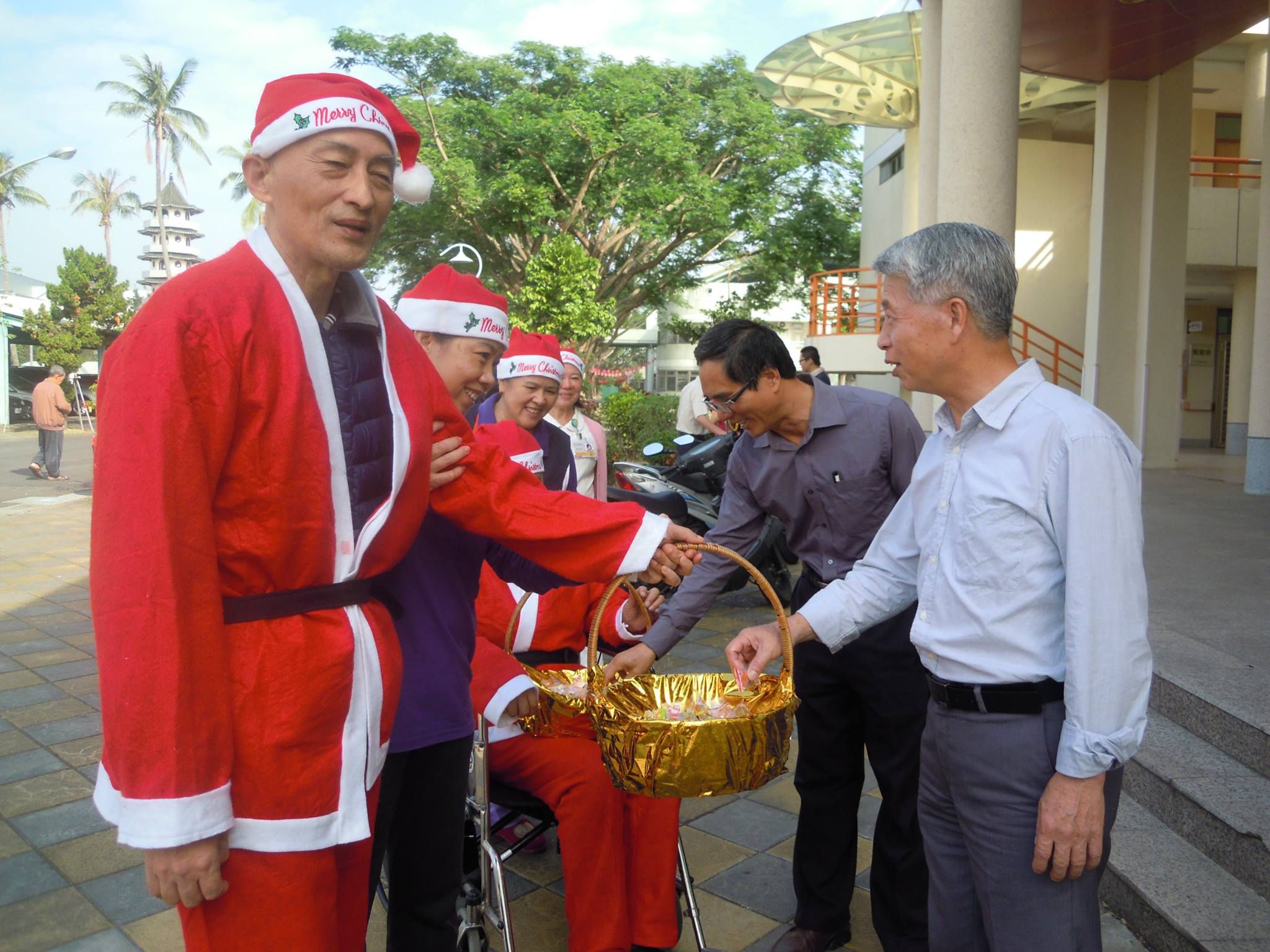 「願你聖誕快樂」忘我園區失智長輩的祝福