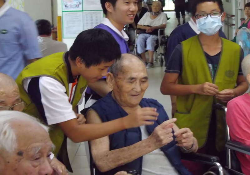 106年7月21日慈濟慈青社養護堂訪慰活動