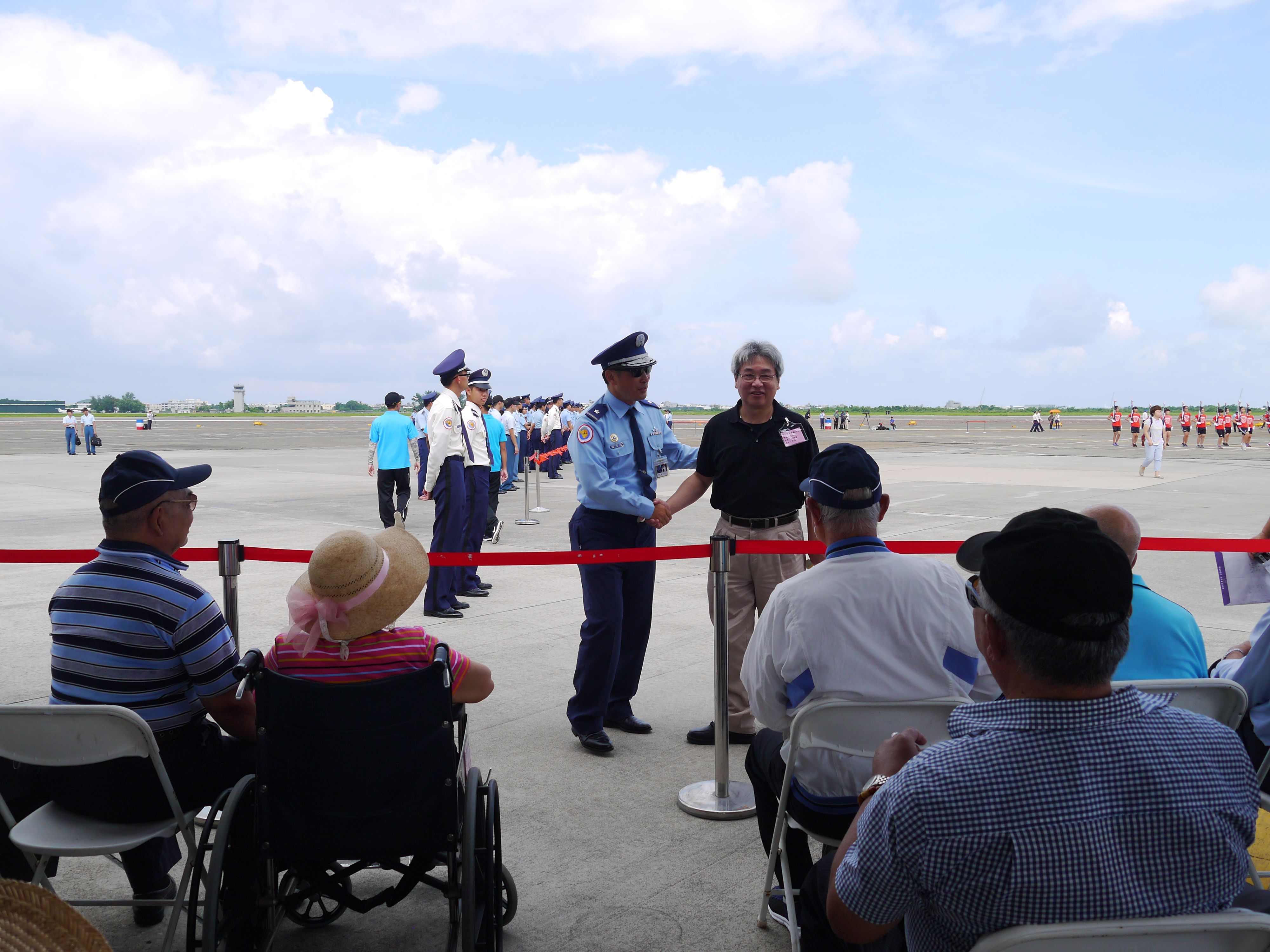 岡山榮家榮民眷前往空軍官校參加國防知性之旅活動