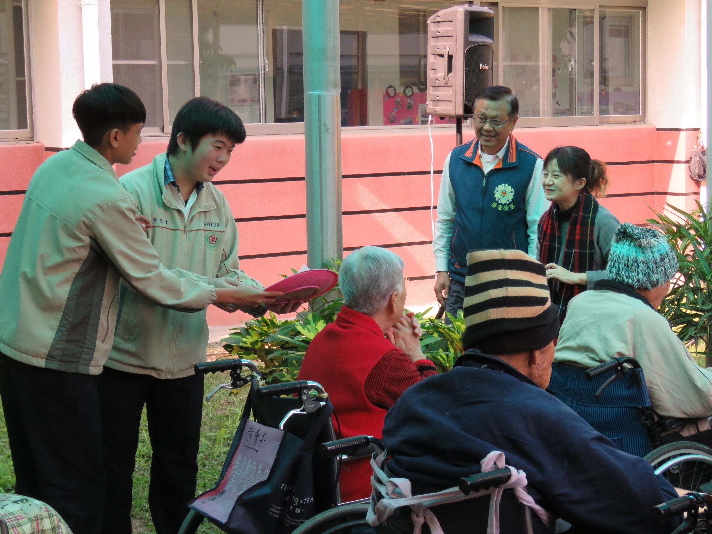 107年01月12日 崇文國中長照課程~屏東榮家提供最佳學習場所