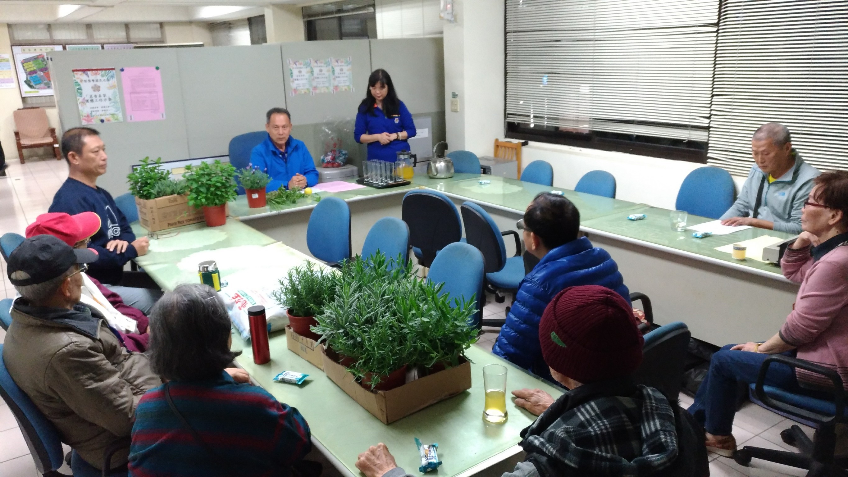 中彰榮家建置香草園地，茗香弄草增添住民樂趣