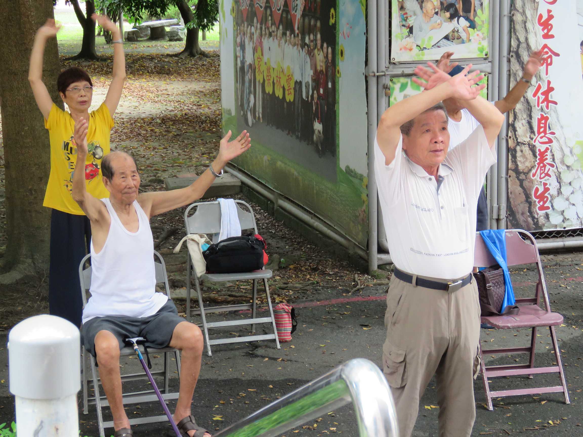 107年8月9日關懷據點-健康瑜珈