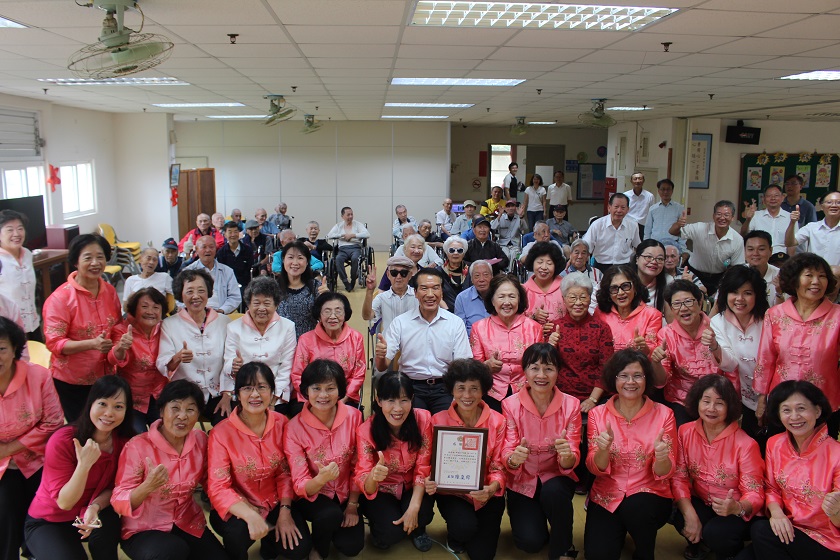 慶祝九月九 新韻合唱團到榮家表演