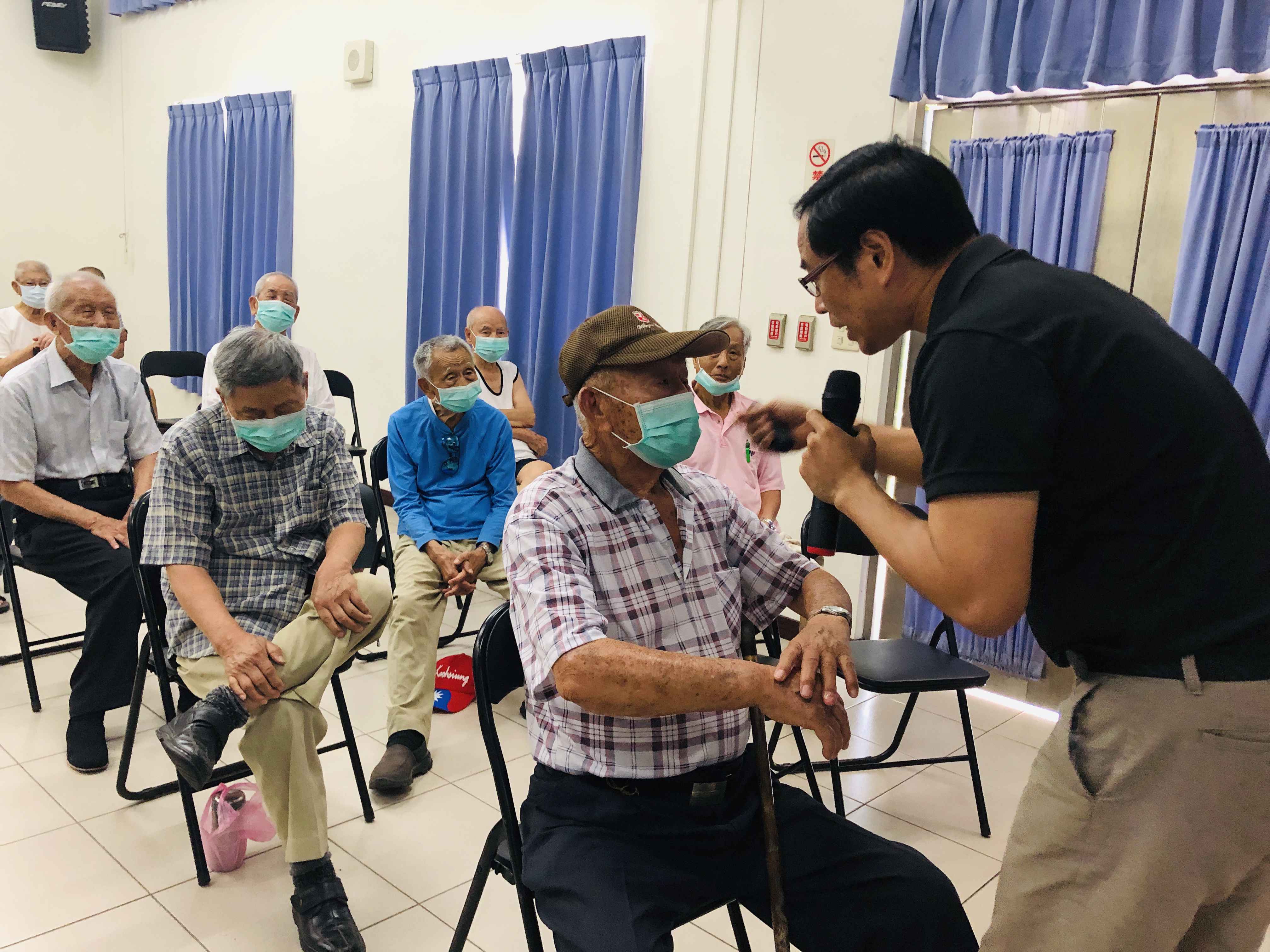 10招居家伸展操  榮家長輩舒緩腰痠背痛