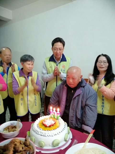 臺中市榮民服務處辦理夏麒麟伯伯百歲壽誕慶生會