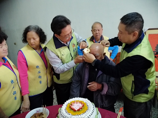 臺中市榮民服務處辦理夏麒麟伯伯百歲壽誕慶生會