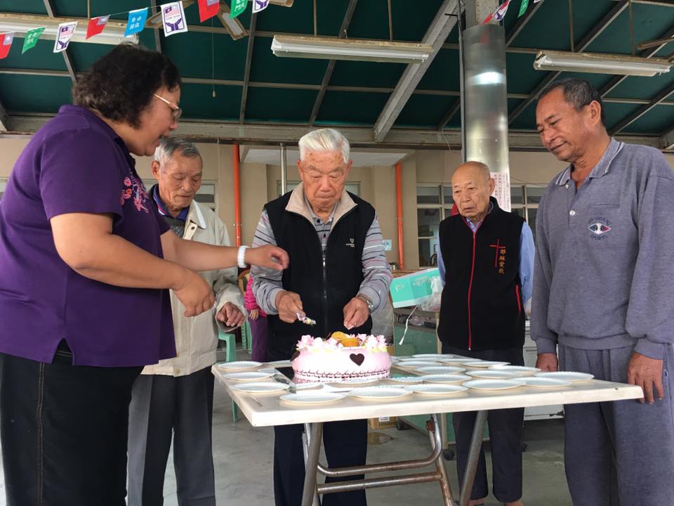 108年12月31日歲末迎新年^_^安養照護花絮