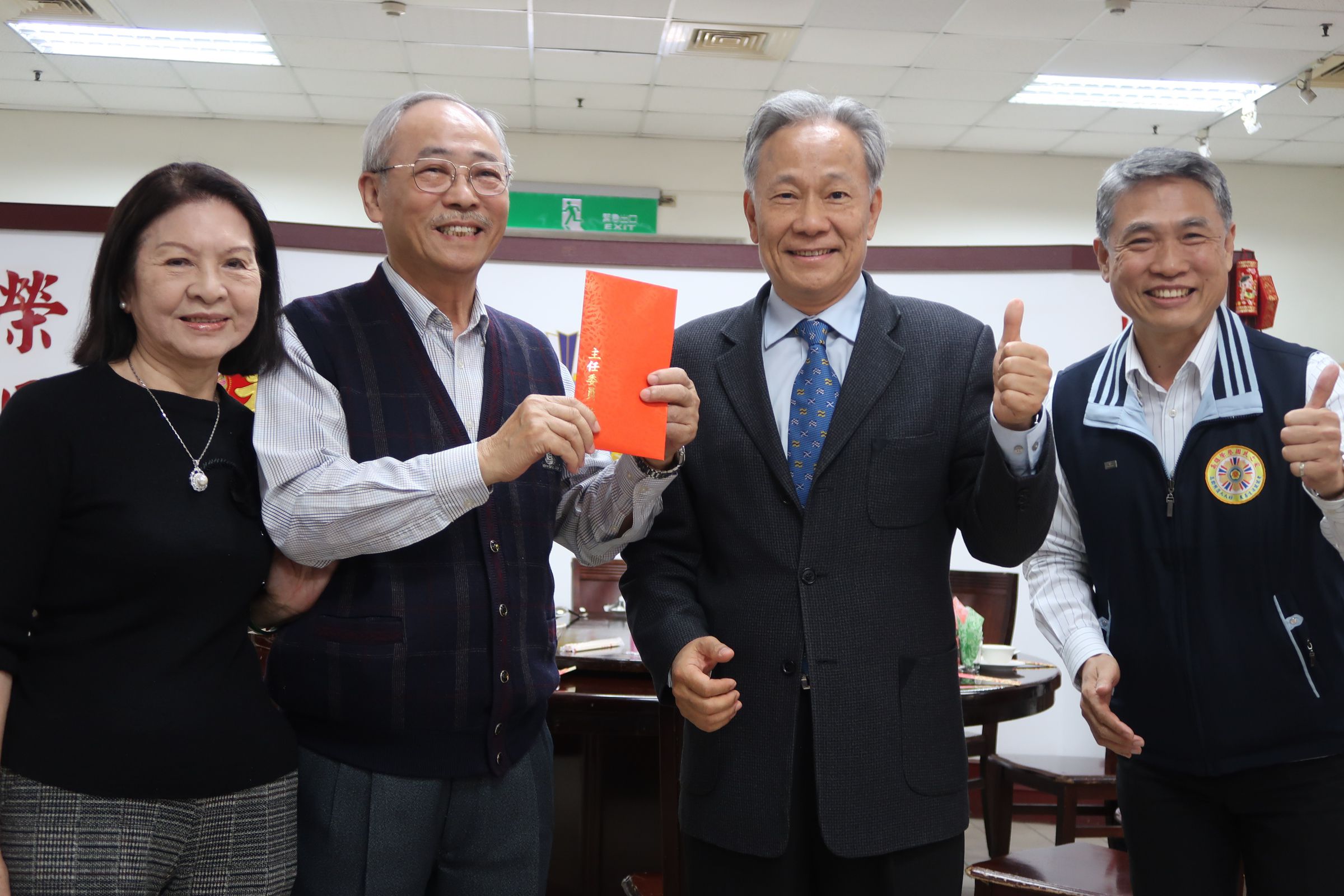 歡喜迎新春 輔導會呂副主委蒞榮家視導暨頒發春節加菜金