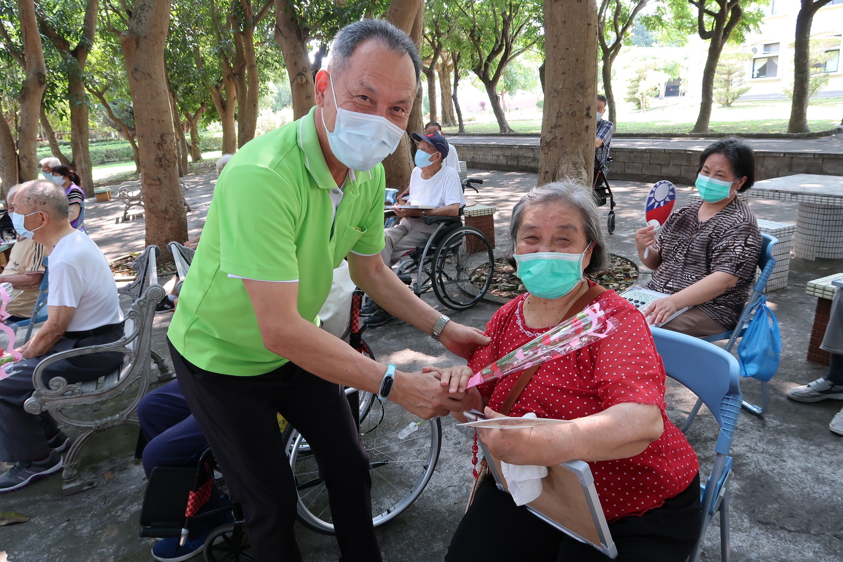 中彰榮家防疫不鬆懈  家屬製作短片歡慶母親節/女性住民驚喜連連