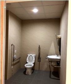 養護室內無障礙廁所空間2