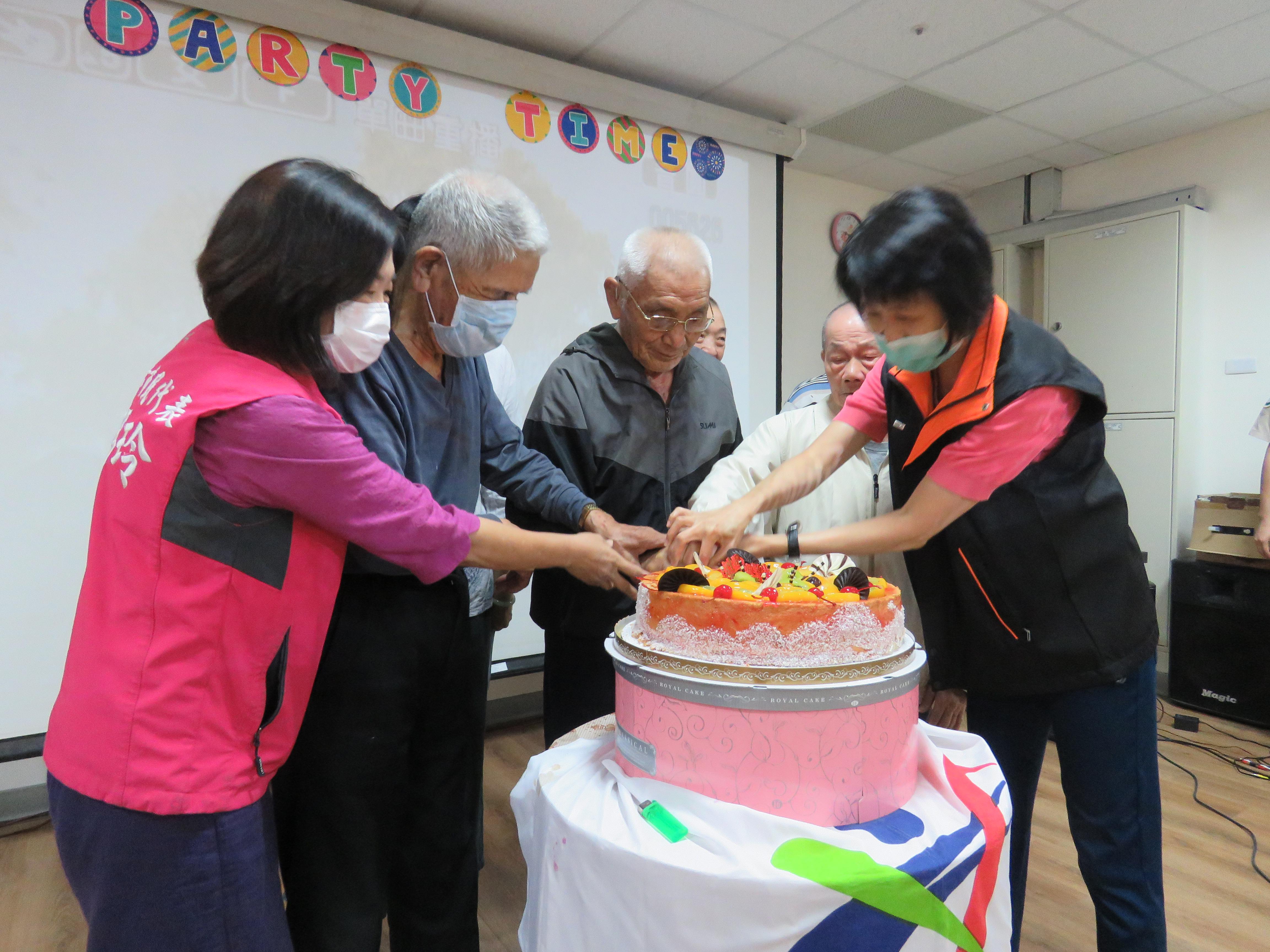 109年11月25日壽星慶生同樂會