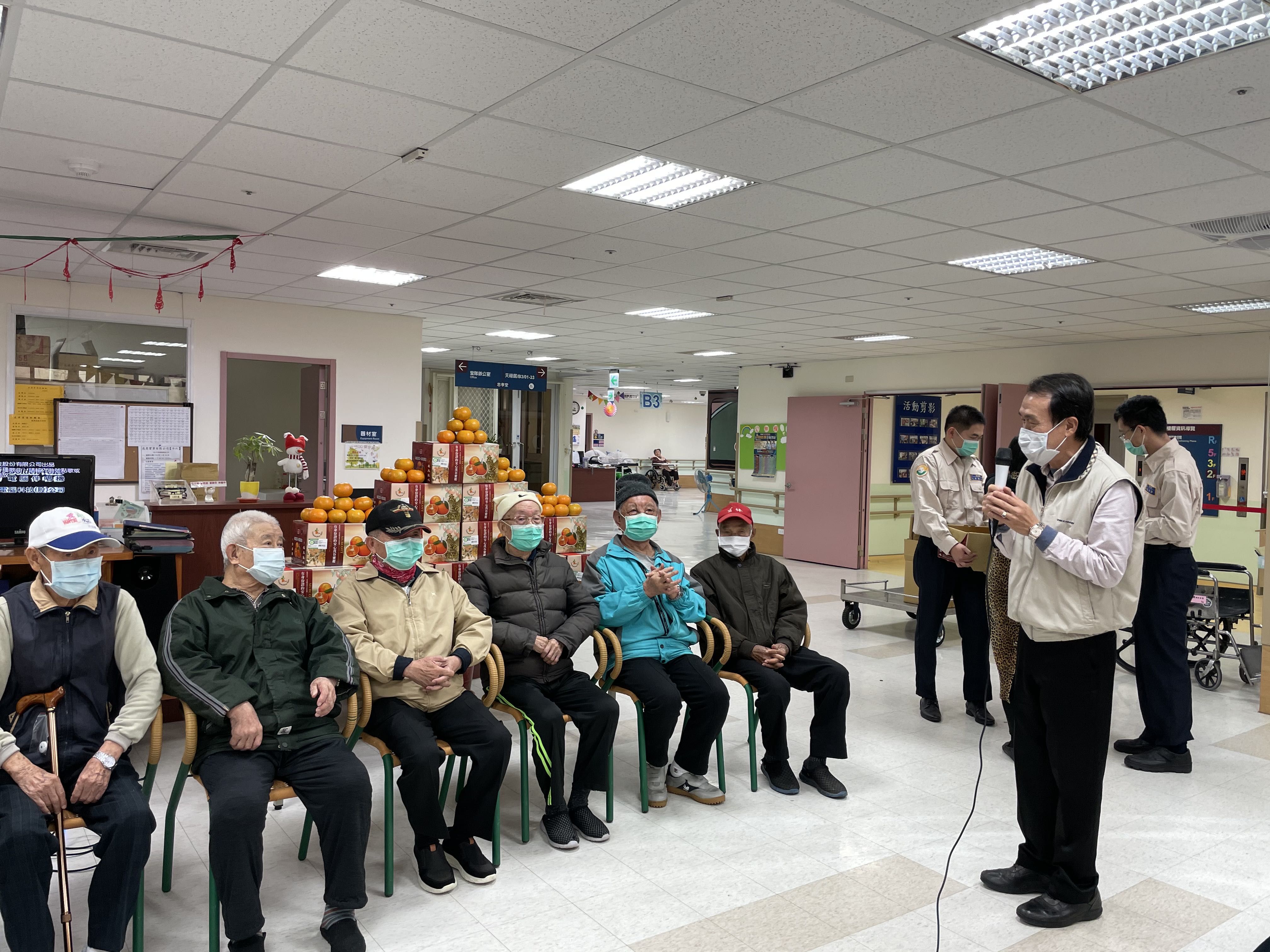 110年1月5日總統關懷住民，致送春節茂谷柑禮盒迎新年