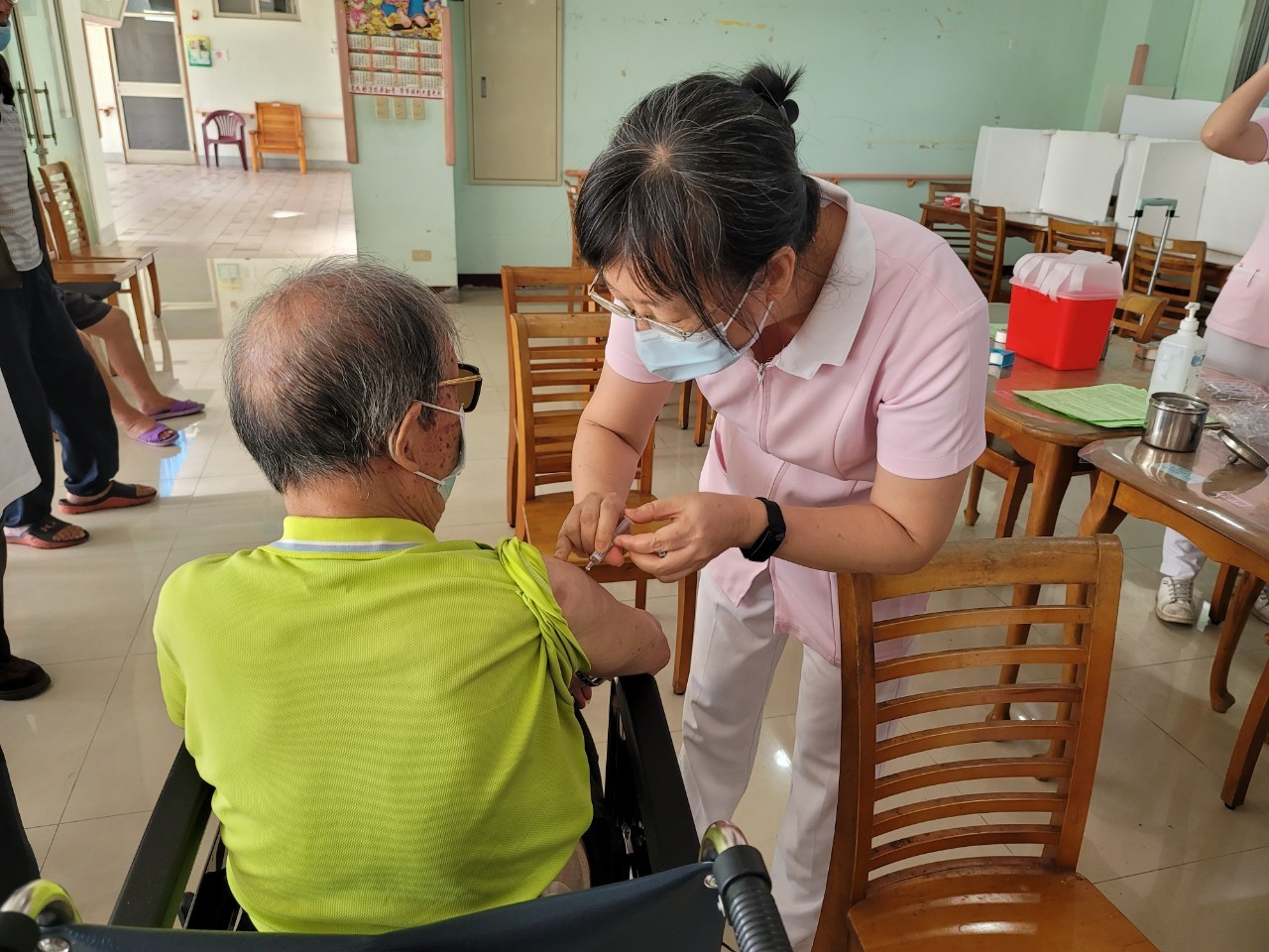 防疫不停歇，岡山榮家110年度流感疫苗開打！