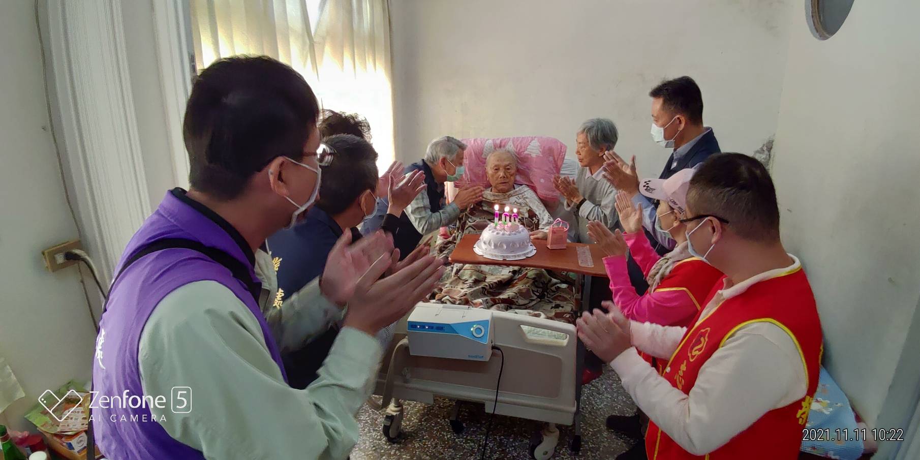 為100歲嵩壽婁炳樞爺爺貼心賀壽-1