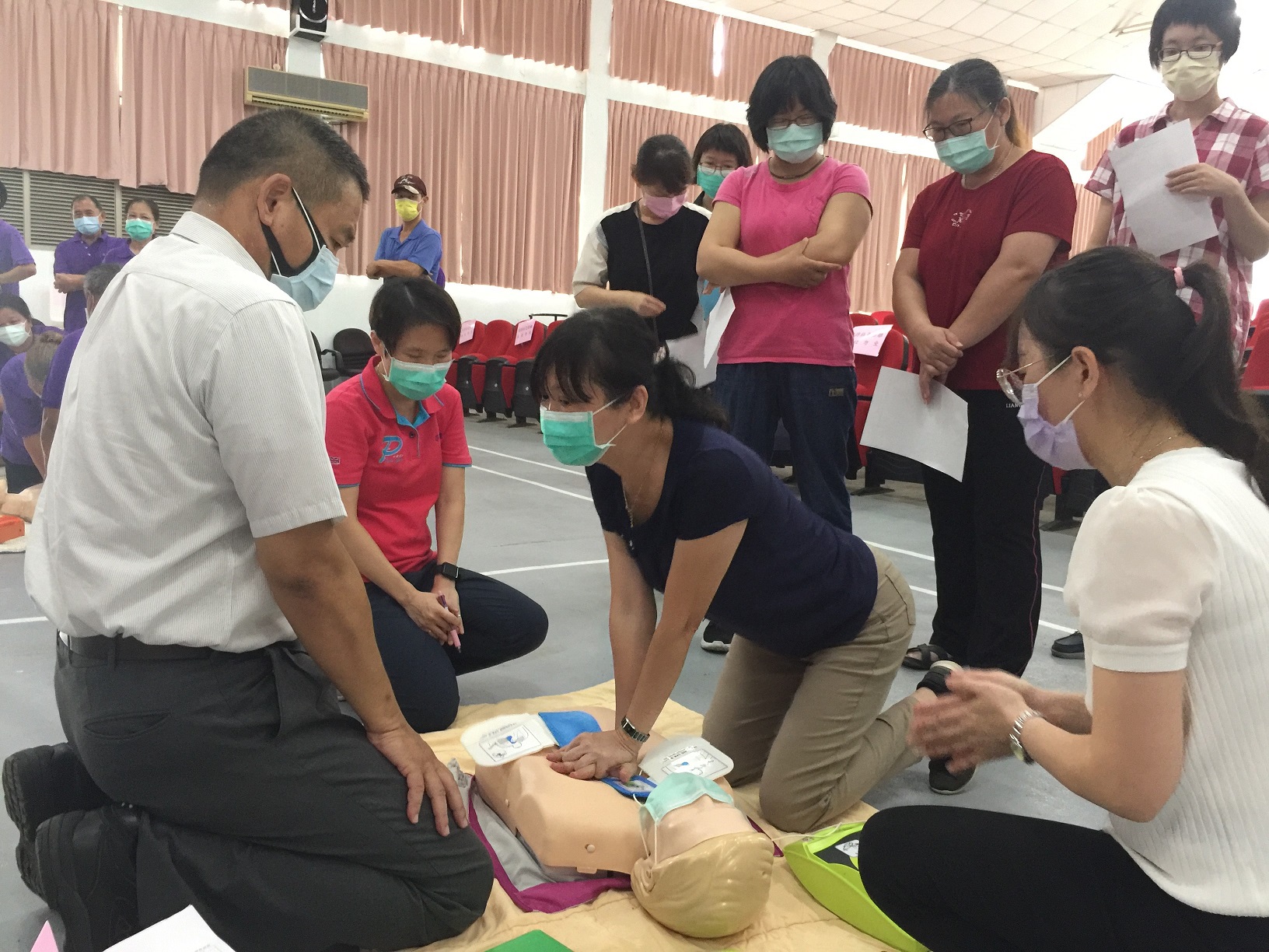 白河榮家營造安心場所-辦理CPR和AED救護訓 (110.10.29)