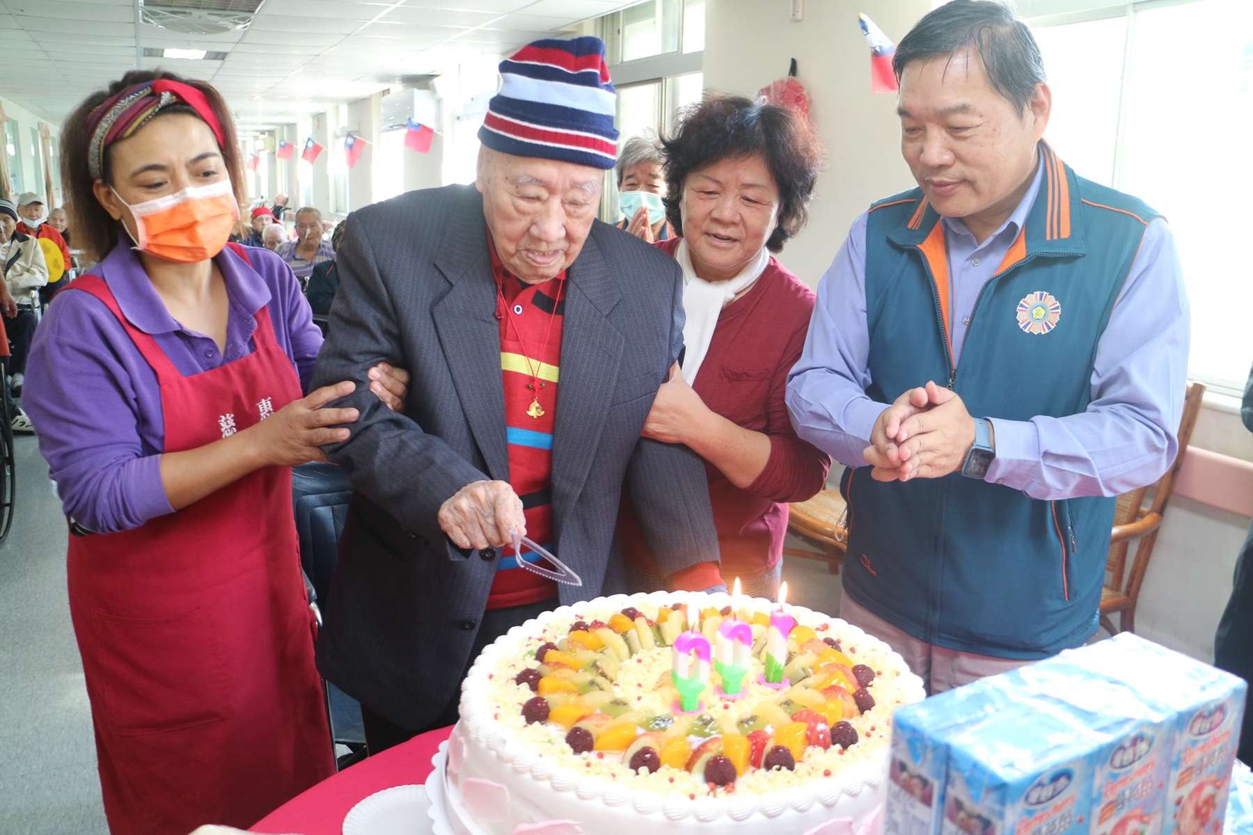 110年丁伯伯百歲人瑞慶生