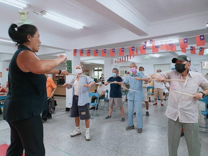 111-08-15 北榮高齡醫學中心與台北榮家推樂齡活力班