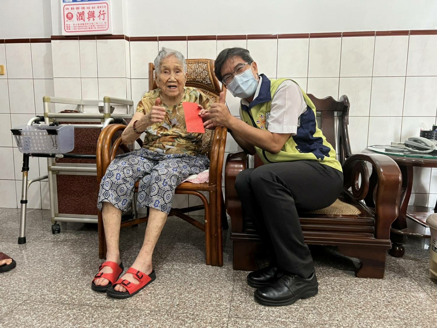 臺中市榮服處處長訪慰百歲女性榮民