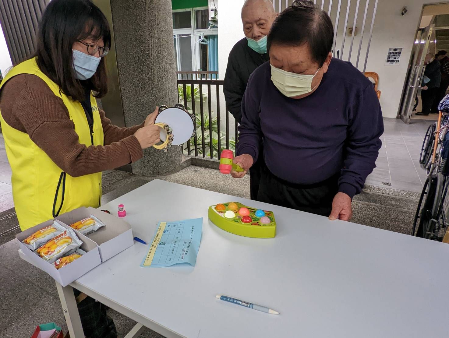 板橋榮家趣味活動 長輩回憶兒時樂開懷