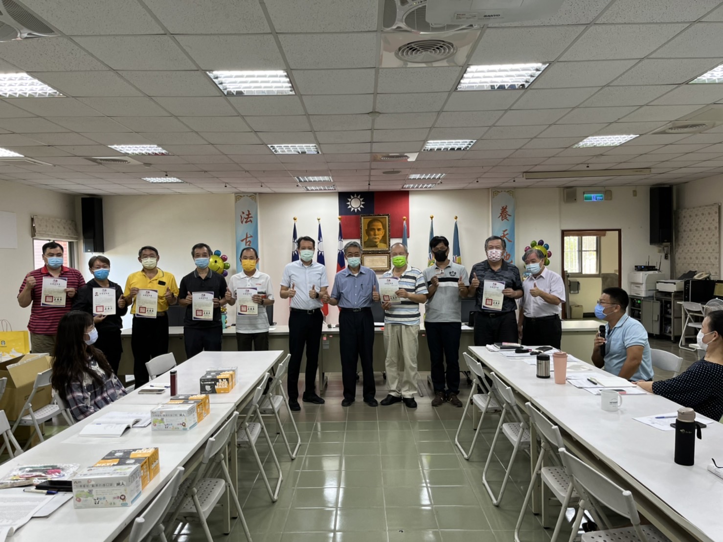 彰化縣榮服處表揚獲得長照訓結業證書的社區志願服務組長