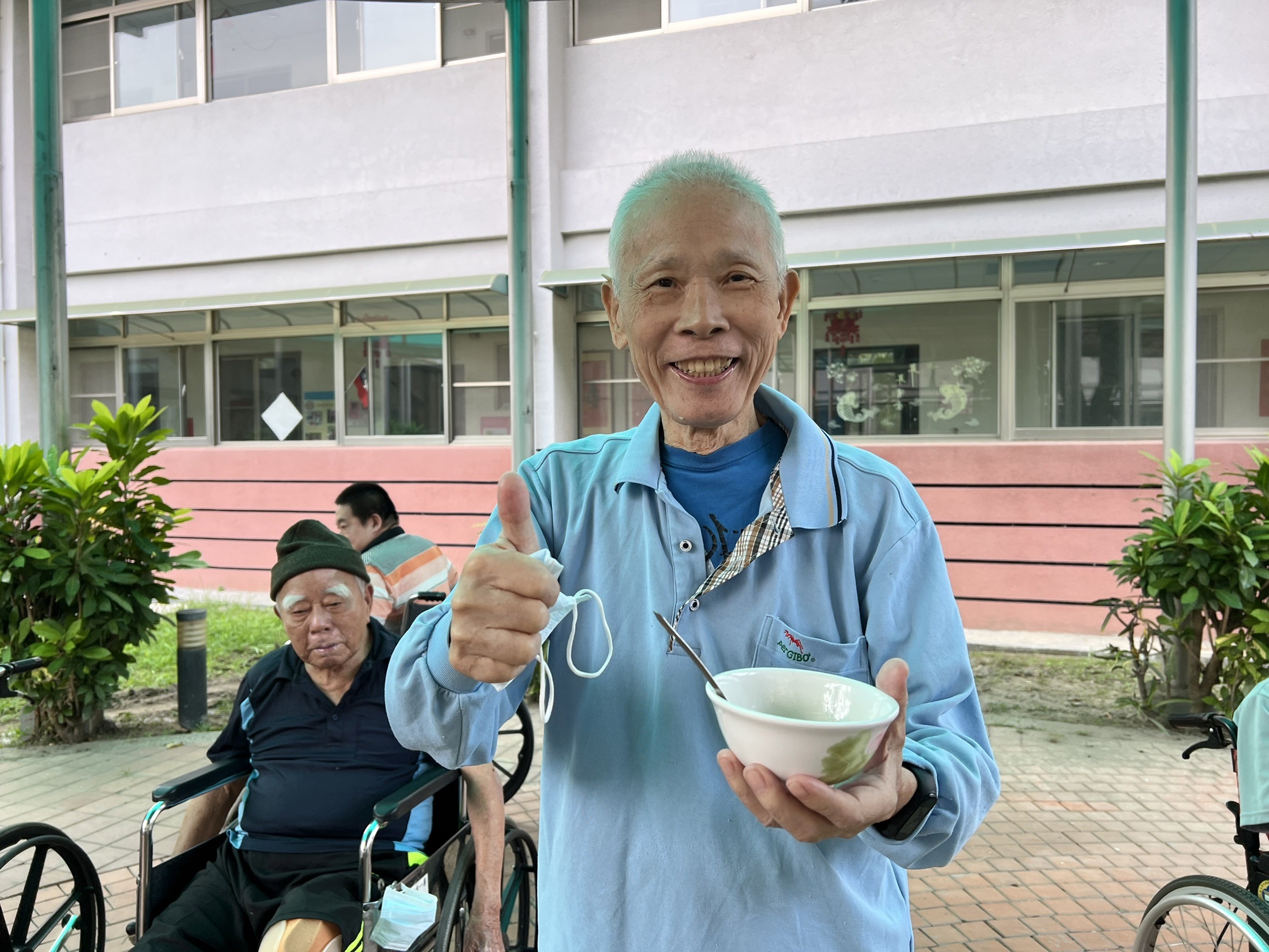 111年11月16日屏東榮家另類下午茶佐以美食