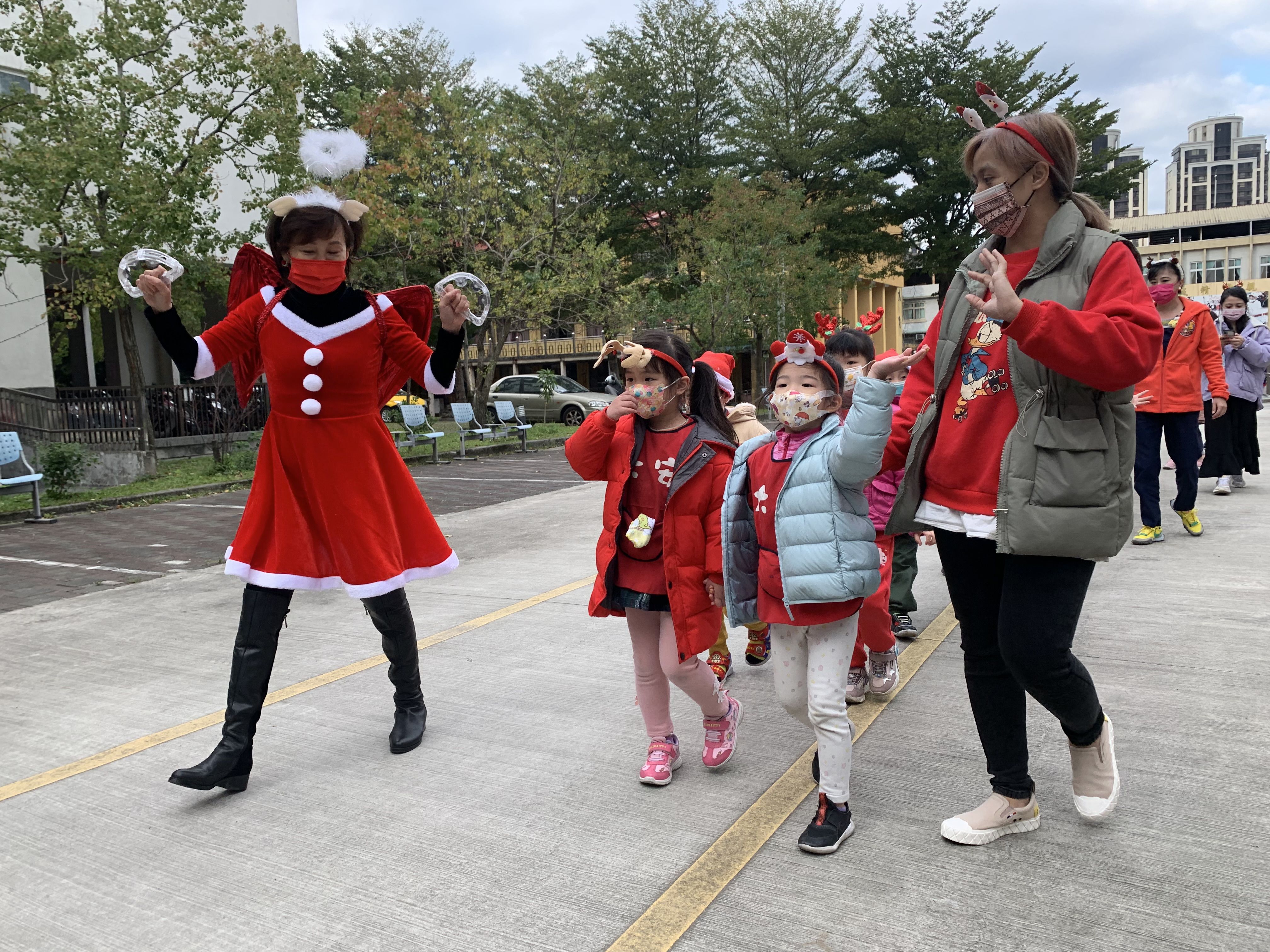 大安幼兒園聖誕表演 板榮長輩熱情歡迎