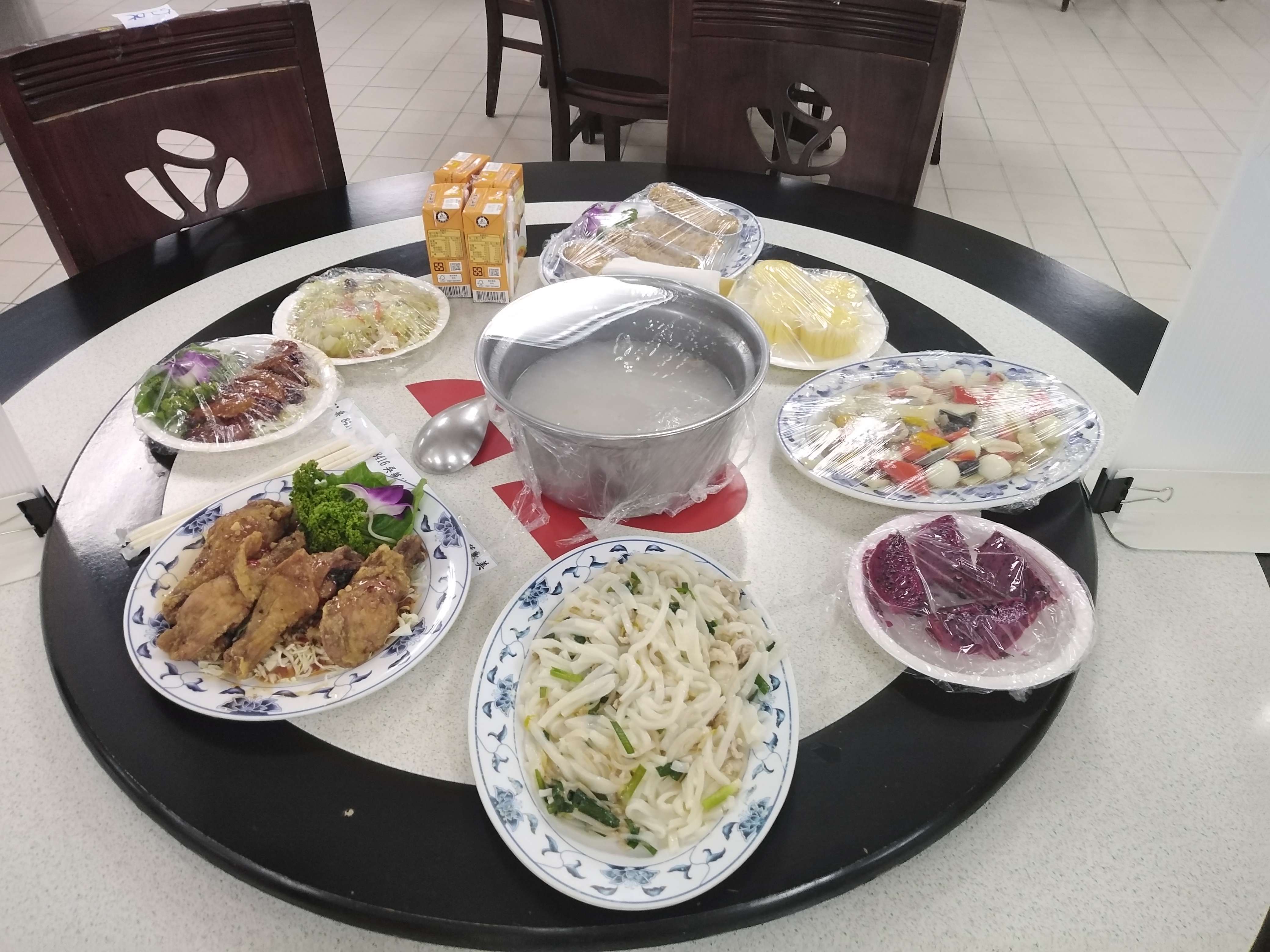 膳食服務(高雄榮家餐點特色簡介)