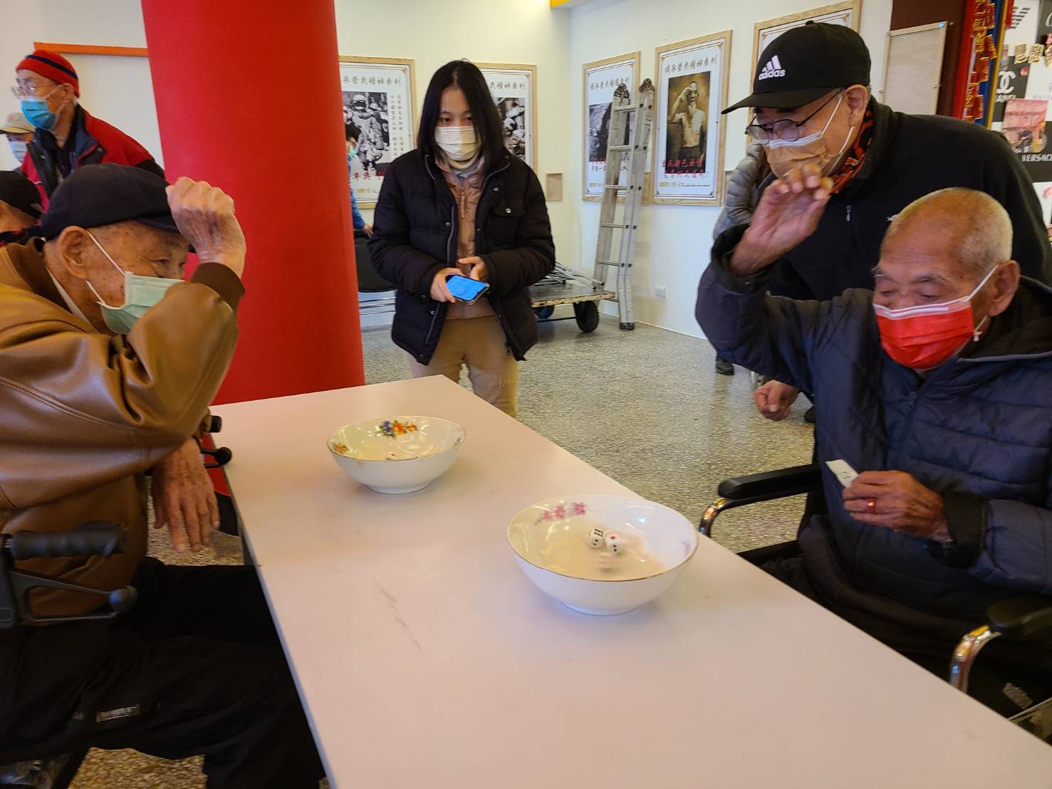 骰子王大賽迎新春 桃園榮家長輩參與踴躍博好彩