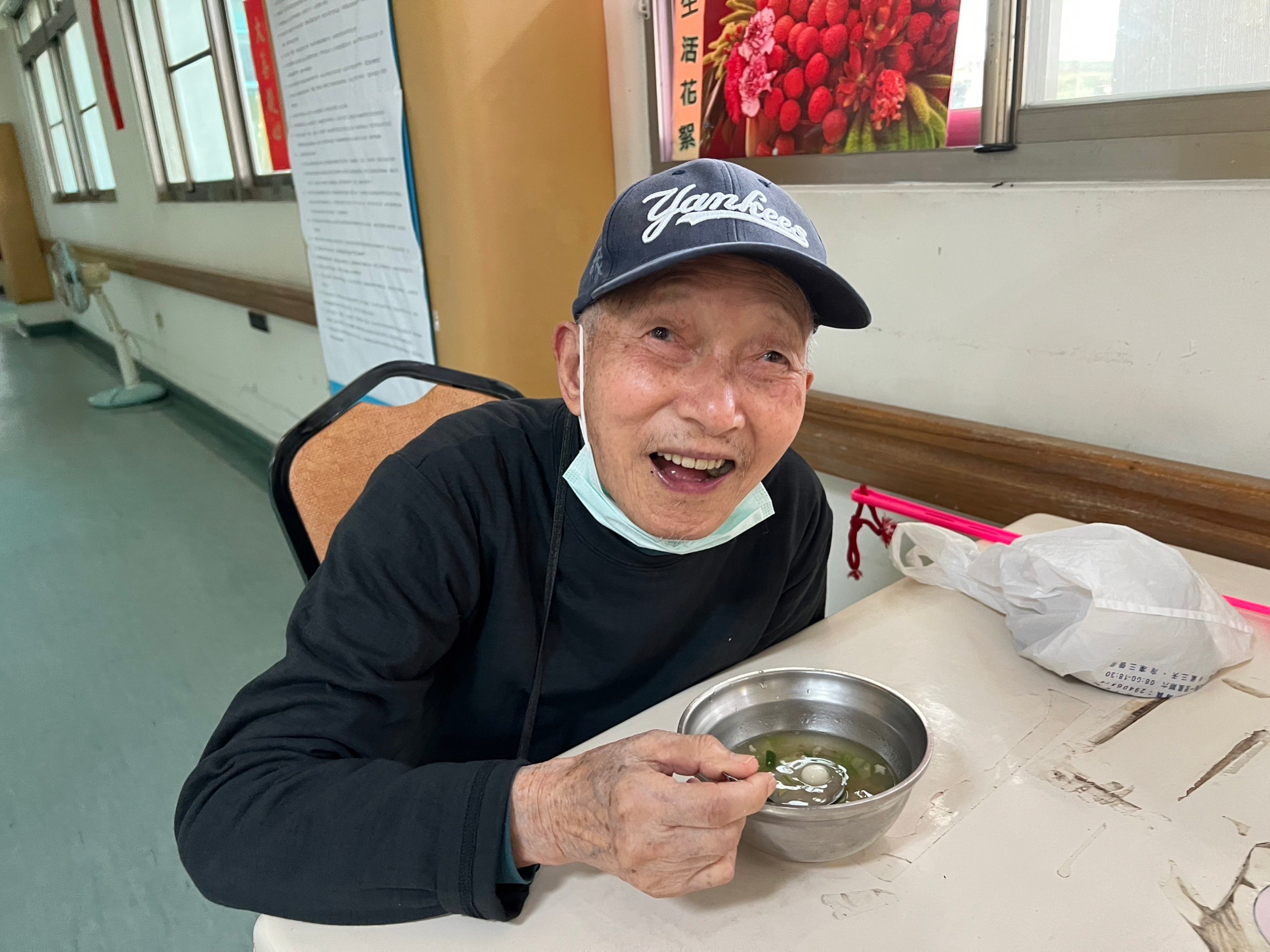 111年12月21日屏東榮家煮冬至圓象徵圓滿、豐碩，並開心過節