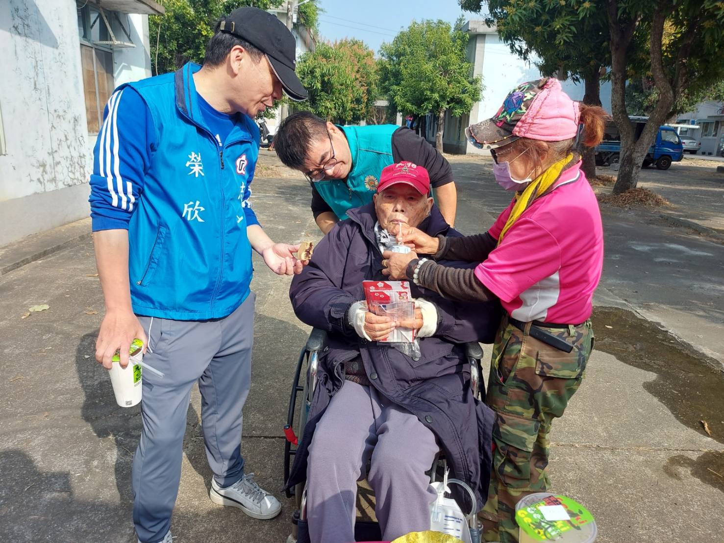 嘉義榮服處清淨榮民好家園 志工、役男展大愛