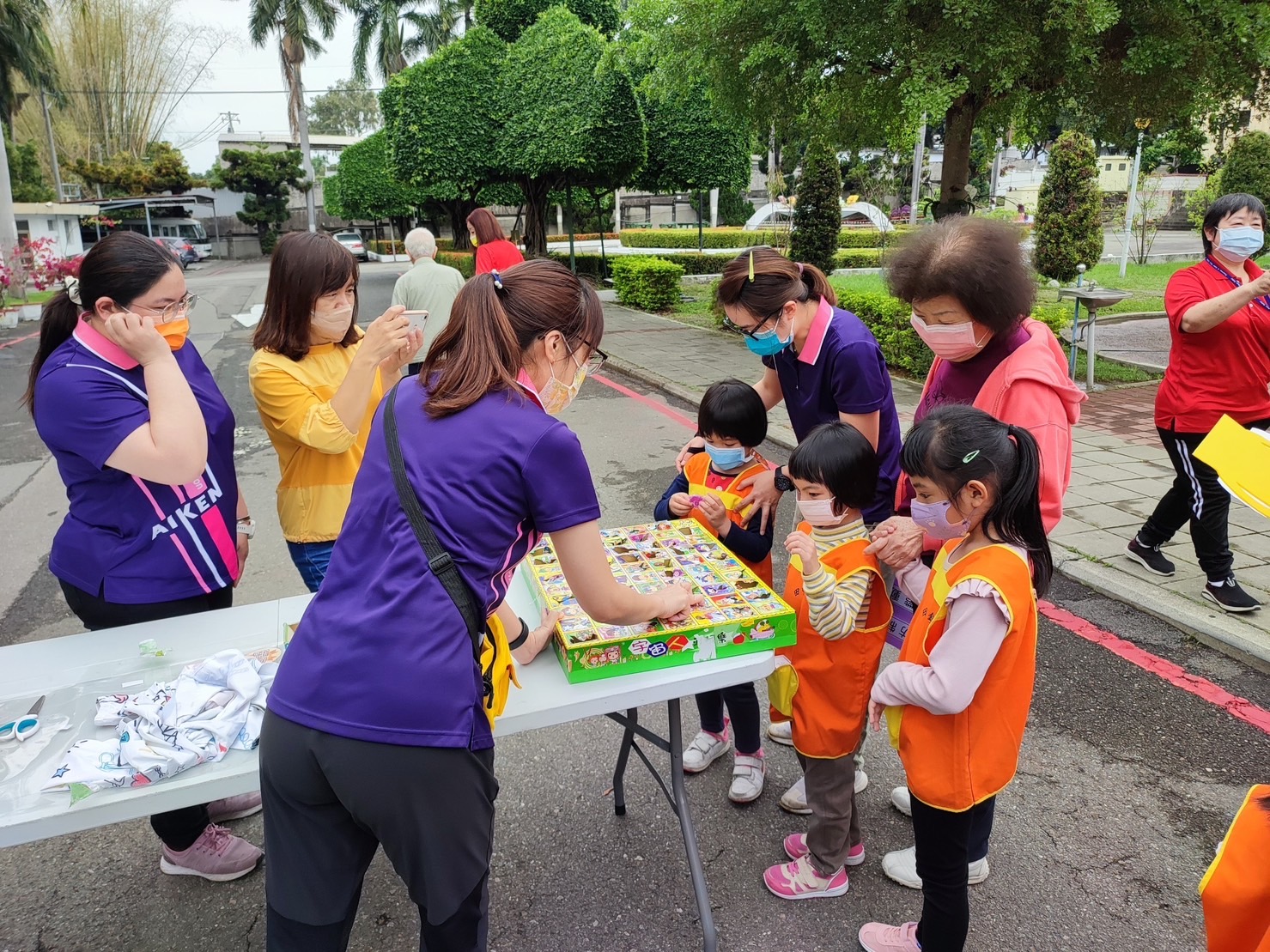 彰化榮家歡慶世界衛生日  大手牽小手闖關同樂促健康