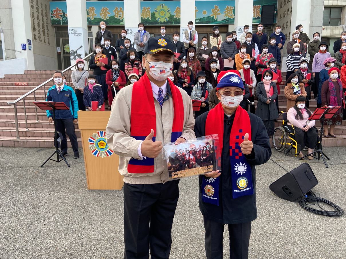 中彰榮家元旦升旗典禮 長輩全身舞動迎新年