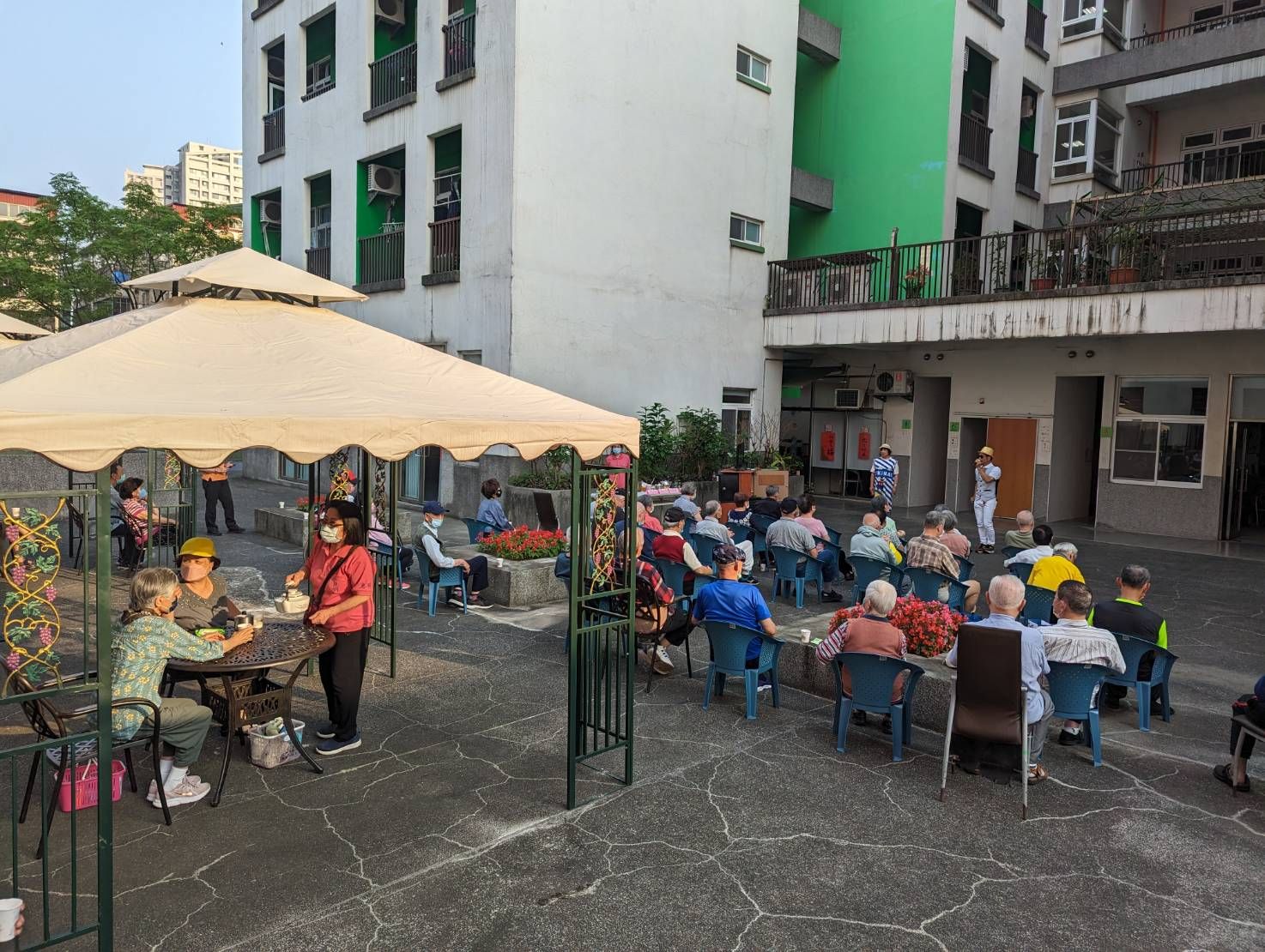 板橋榮家花園咖啡廣場音樂饗宴