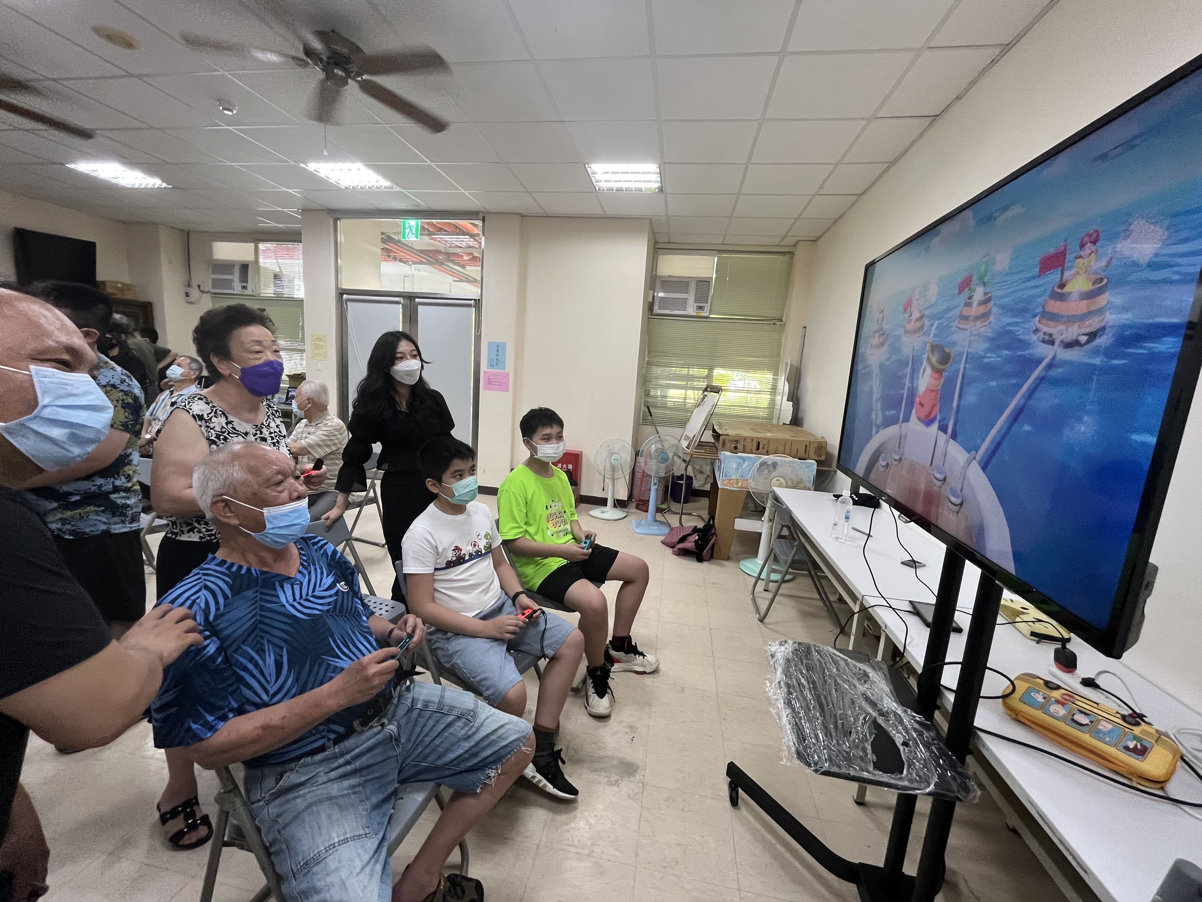 板橋榮家「樂遊體驗營」 祖孫共玩有趣又溫馨