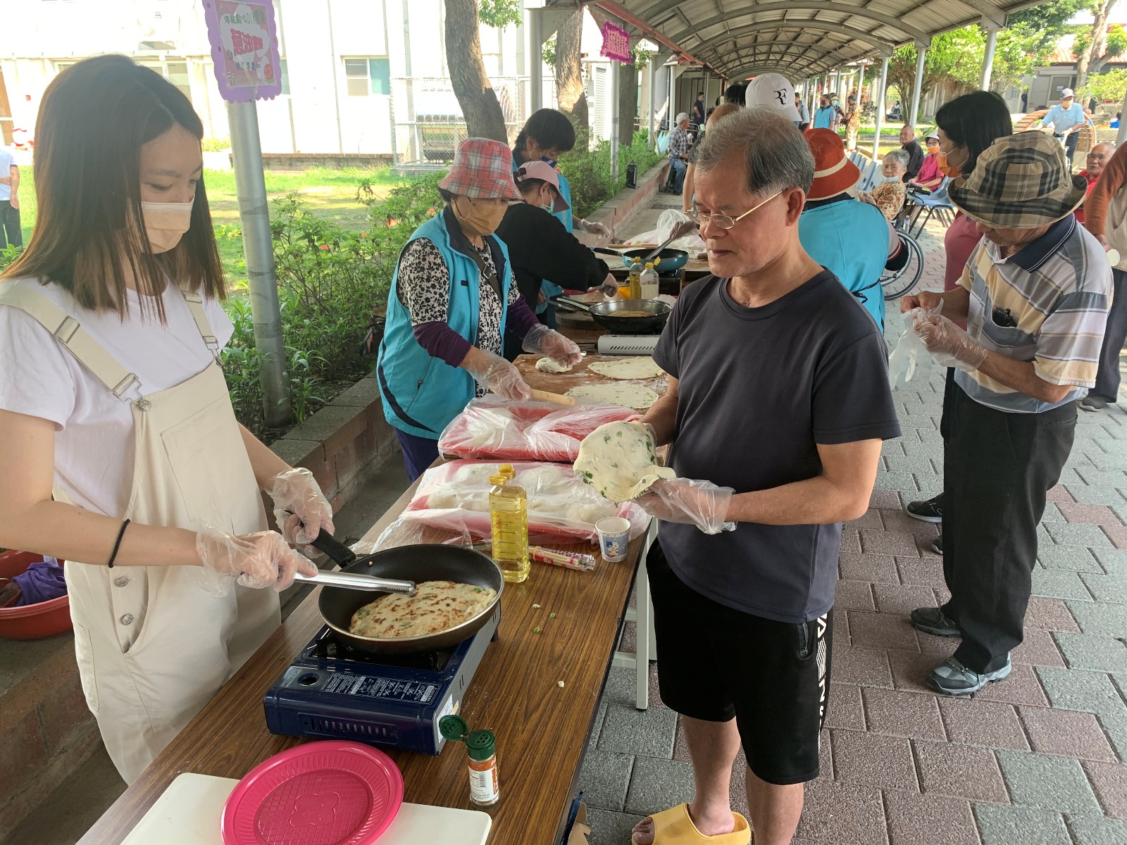 112.05.18 馬蘭榮家邀住民長者體驗傳統麵食點心蔥油餅製作DIY
