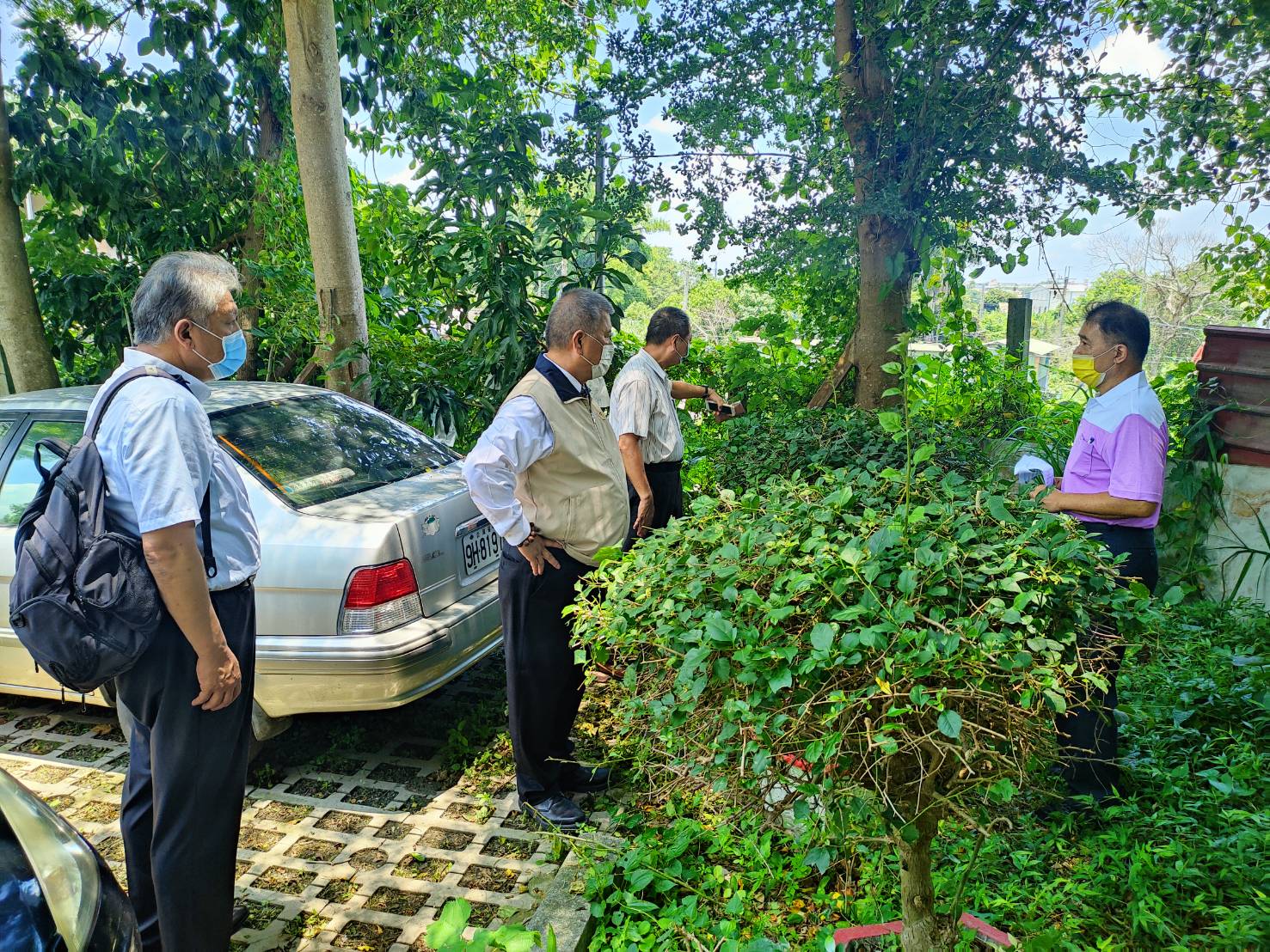 退輔會吳志揚副主委探視彰化榮家住民 頒贈端午節加菜金