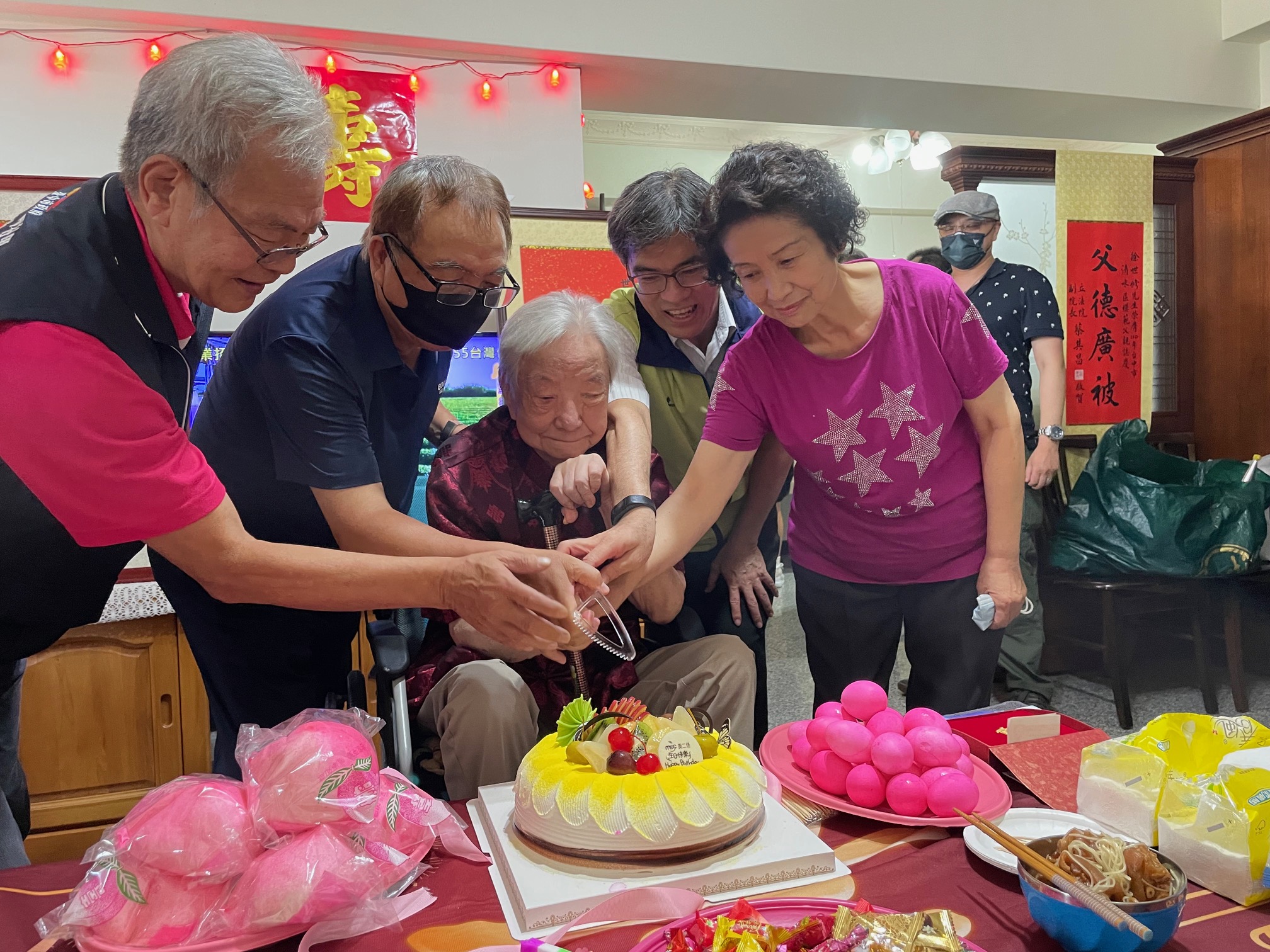 臺中市榮民服務處祝賀清水區榮民徐世修百歲壽誕