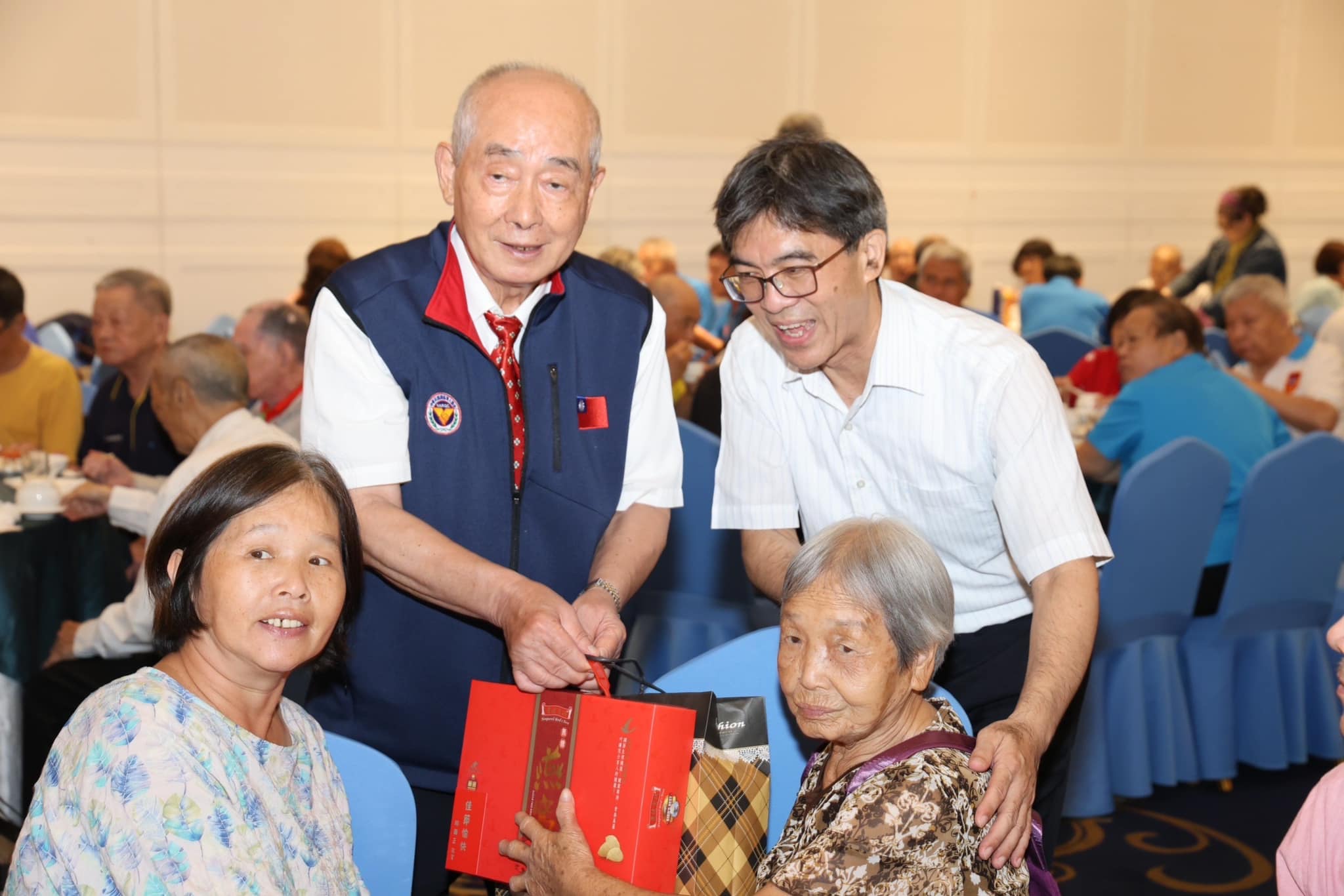 臺中市榮服處出席中華民國退伍軍人協會「慶祝黃埔久久榮譽團結大會」活動