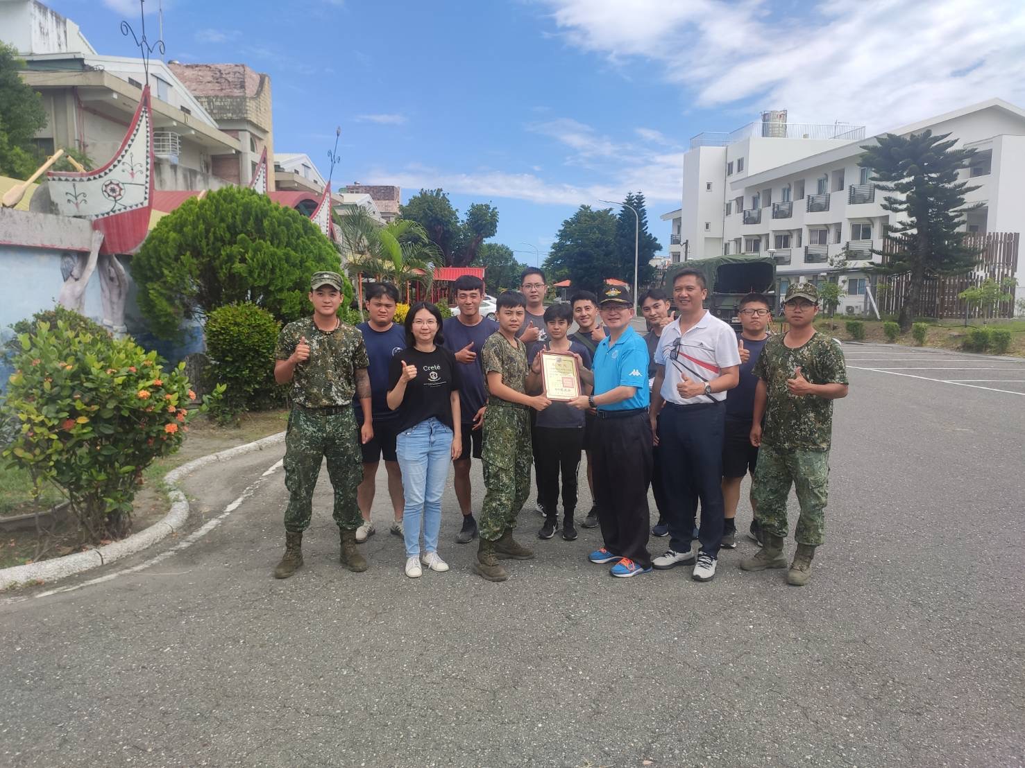 112.08.23 臺東空軍防空暨飛彈營「愛民打掃、敦親睦鄰」活動-馬蘭榮家