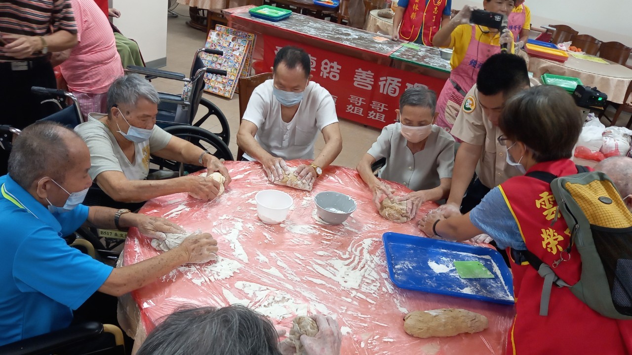 112年8月24日幸福饅頭送愛心-手做饅頭  回味幸福時光