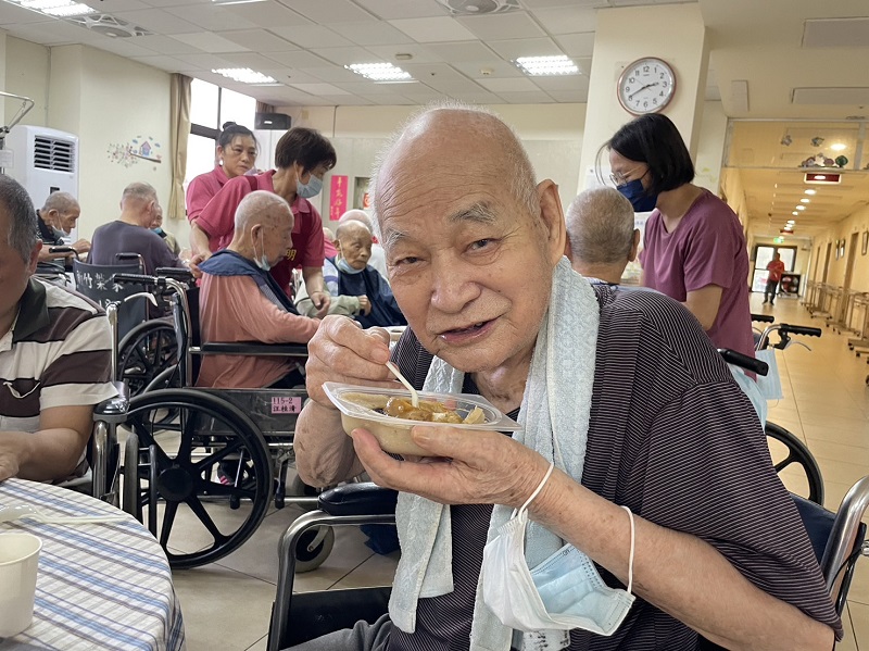 112年9月15日原滋美味下午茶會豐富養護住民新鮮味蕾