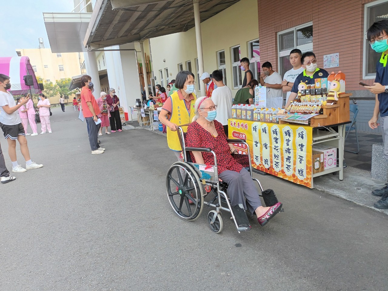 112年9月20日長青樂齡志工陪伴及推送服務