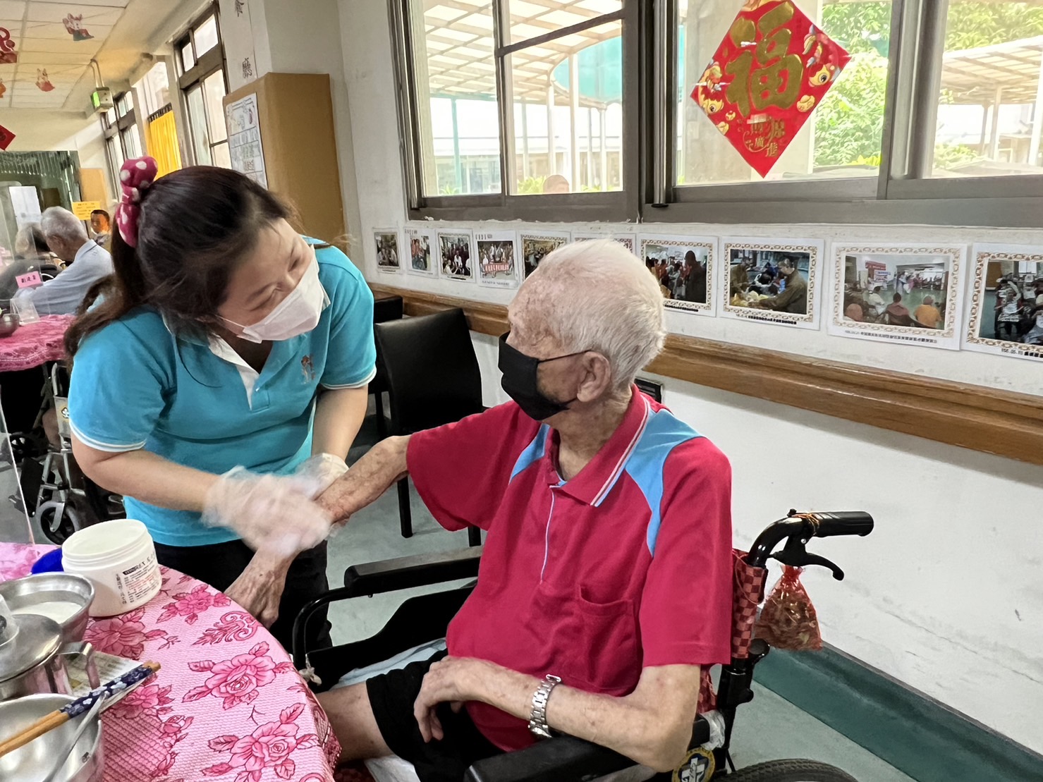 112年10月16日屏東榮家舒適護理~照護年長者的皮膚