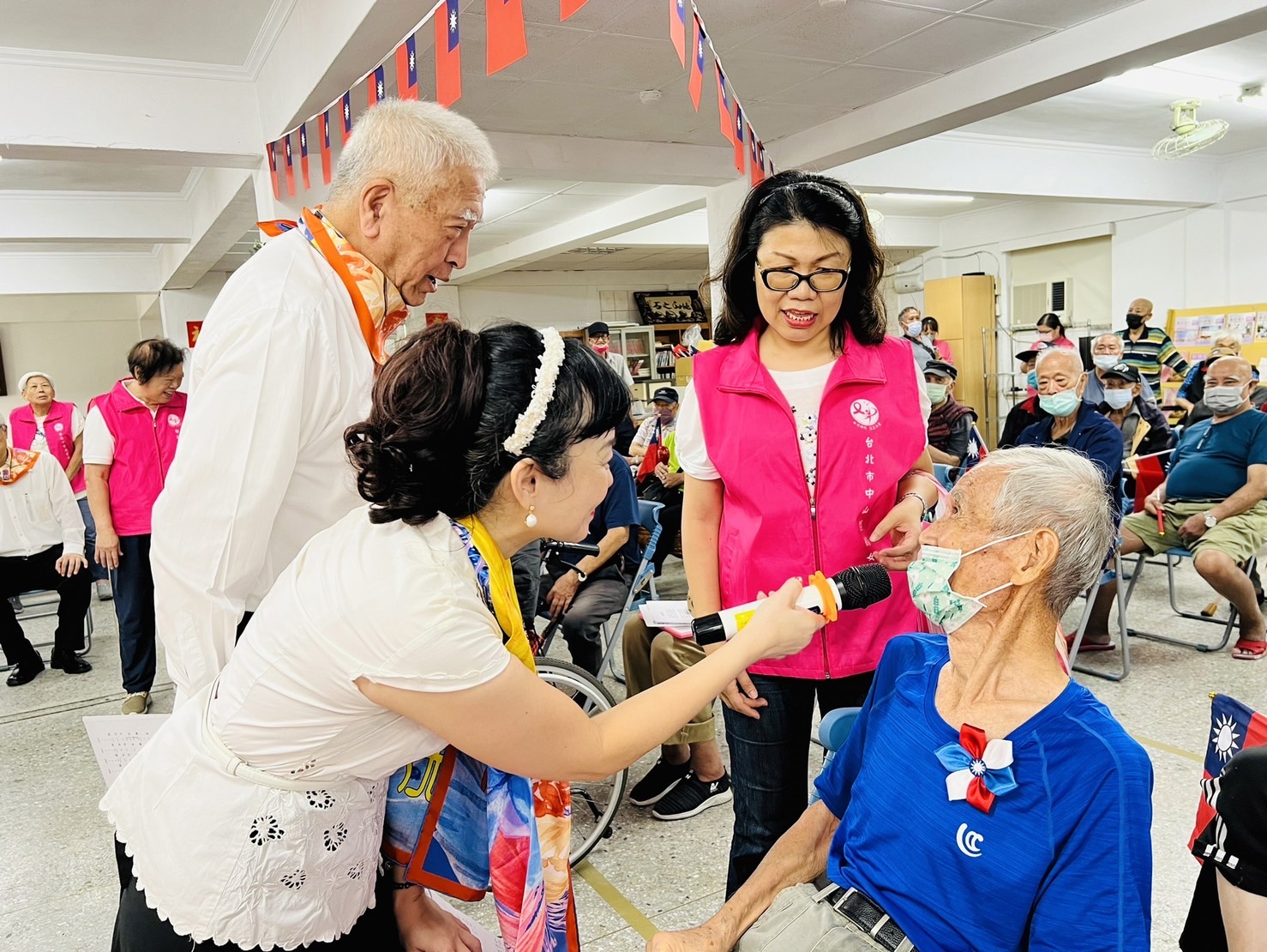 婦女會　美韻合唱團美聲獻唱　與住民共享國恩家慶歡樂