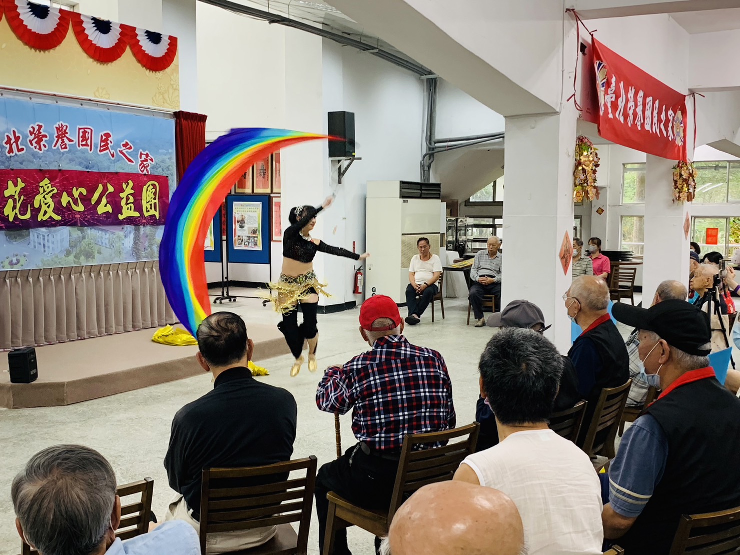 花花愛心公益團蒞家表演