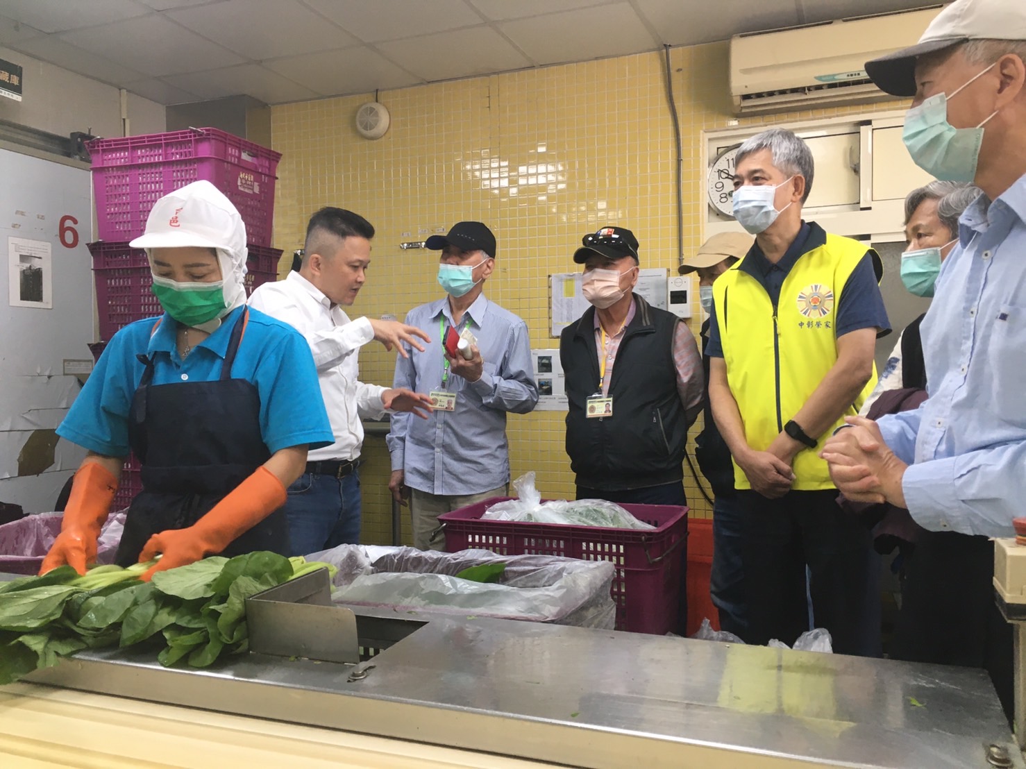 中彰榮家精進伙食品質，前進台邑觀摩配膳作業！